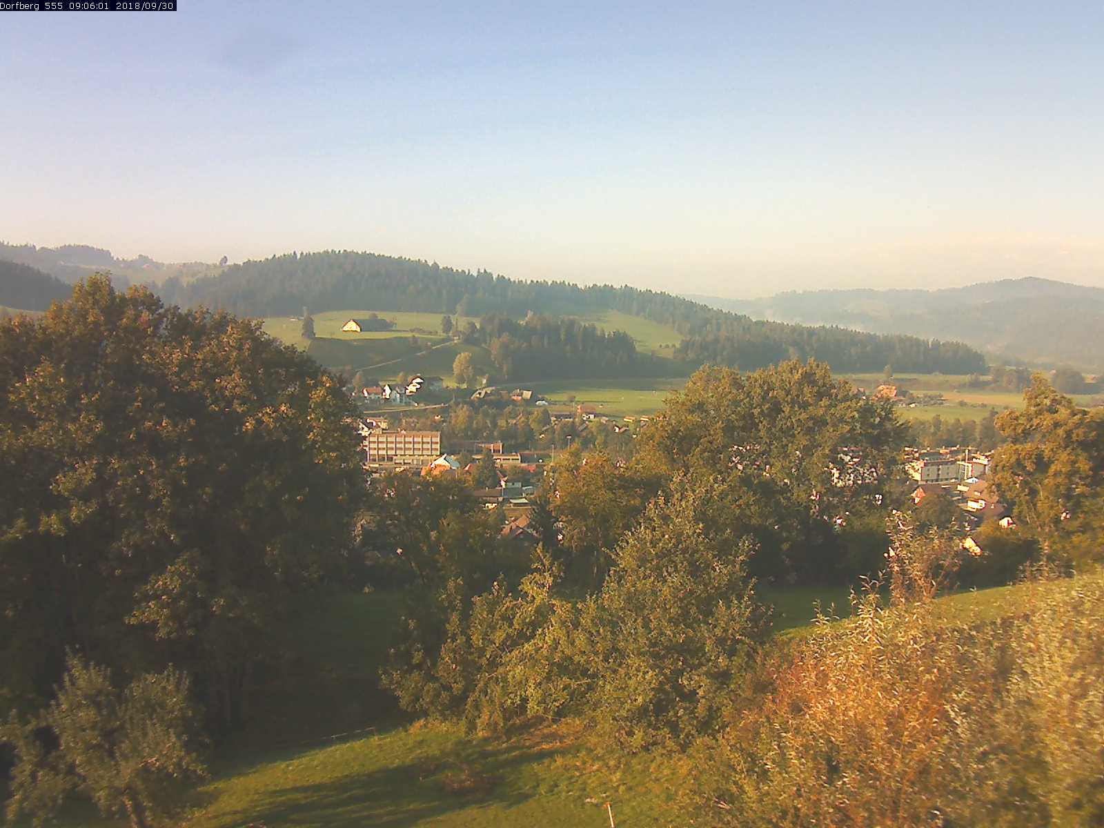 Webcam-Bild: Aussicht vom Dorfberg in Langnau 20180930-090601