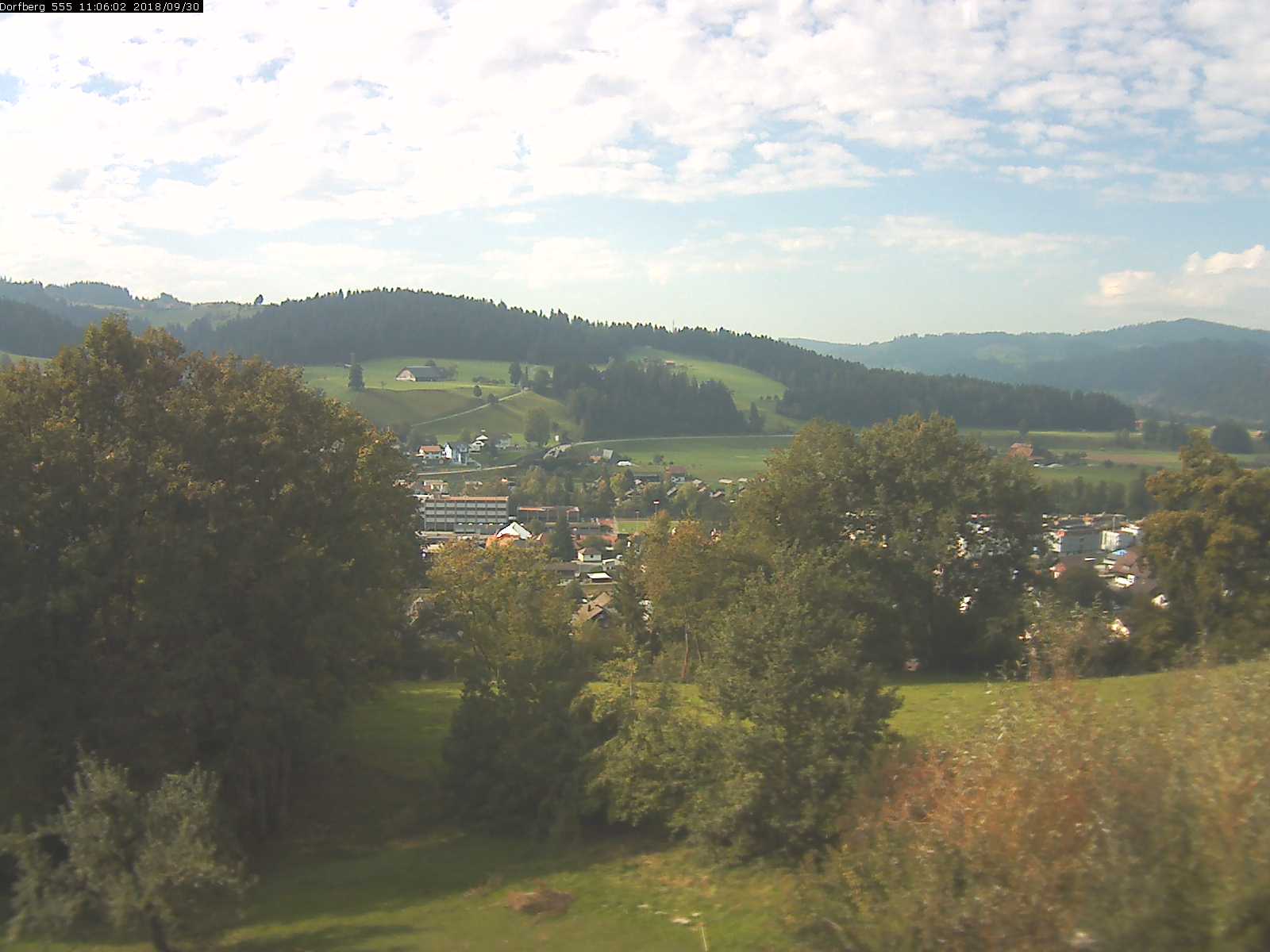 Webcam-Bild: Aussicht vom Dorfberg in Langnau 20180930-110601