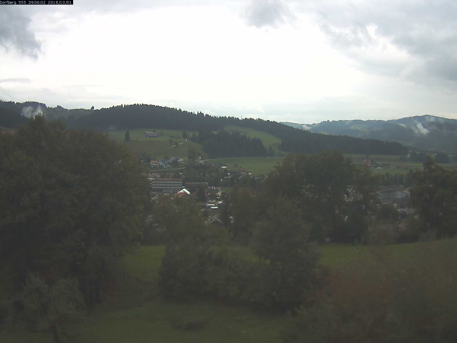 Webcam-Bild: Aussicht vom Dorfberg in Langnau 20181001-090601