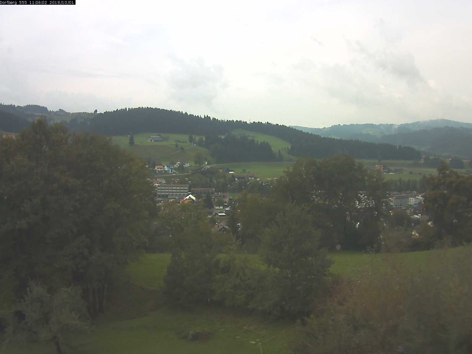 Webcam-Bild: Aussicht vom Dorfberg in Langnau 20181001-110601