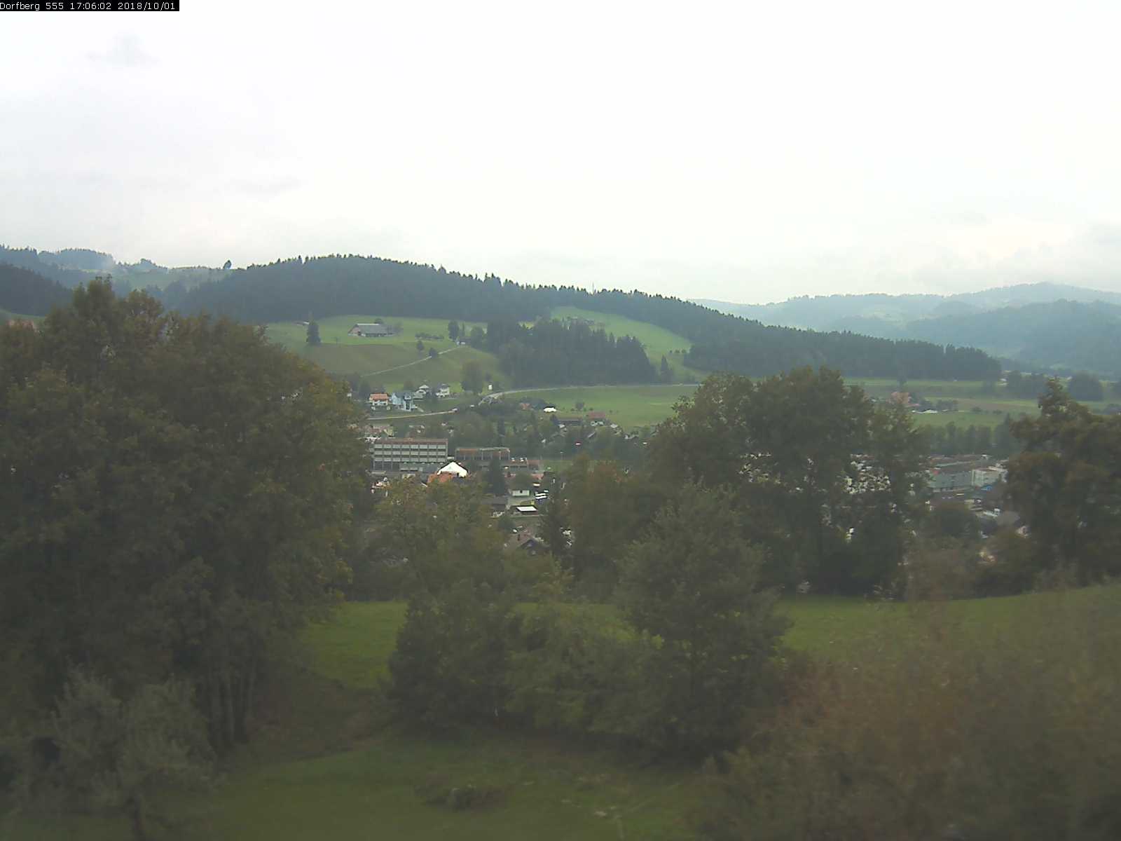 Webcam-Bild: Aussicht vom Dorfberg in Langnau 20181001-170601