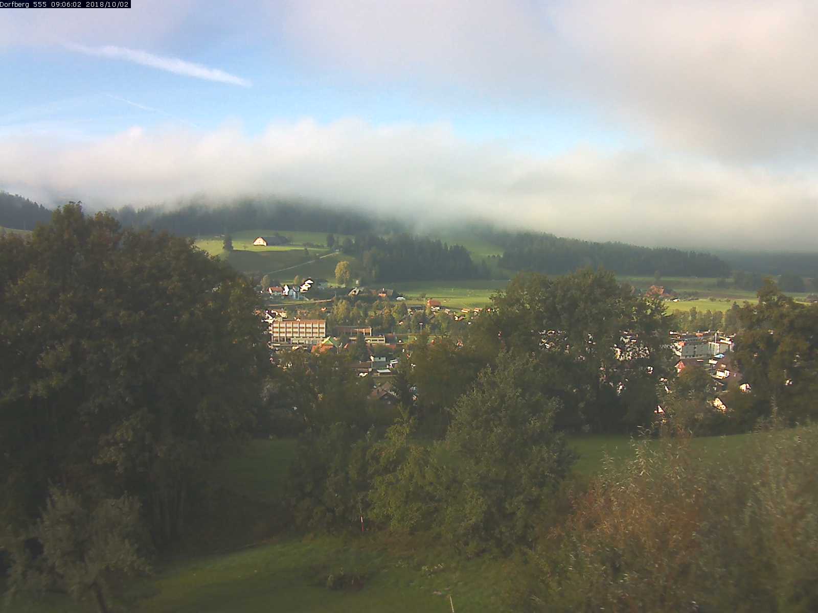 Webcam-Bild: Aussicht vom Dorfberg in Langnau 20181002-090601