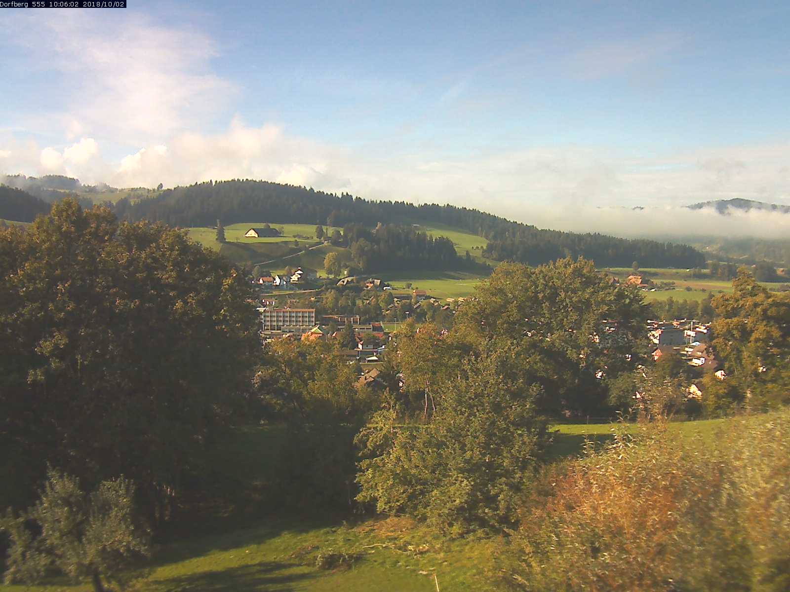 Webcam-Bild: Aussicht vom Dorfberg in Langnau 20181002-100601