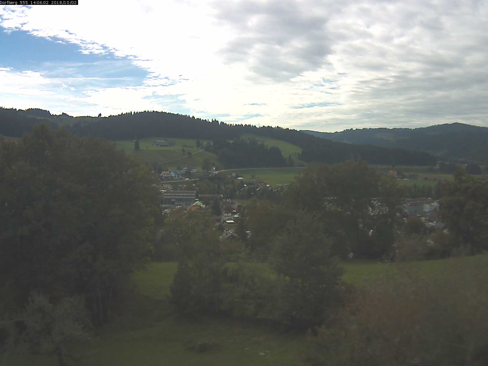 Webcam-Bild: Aussicht vom Dorfberg in Langnau 20181002-140601