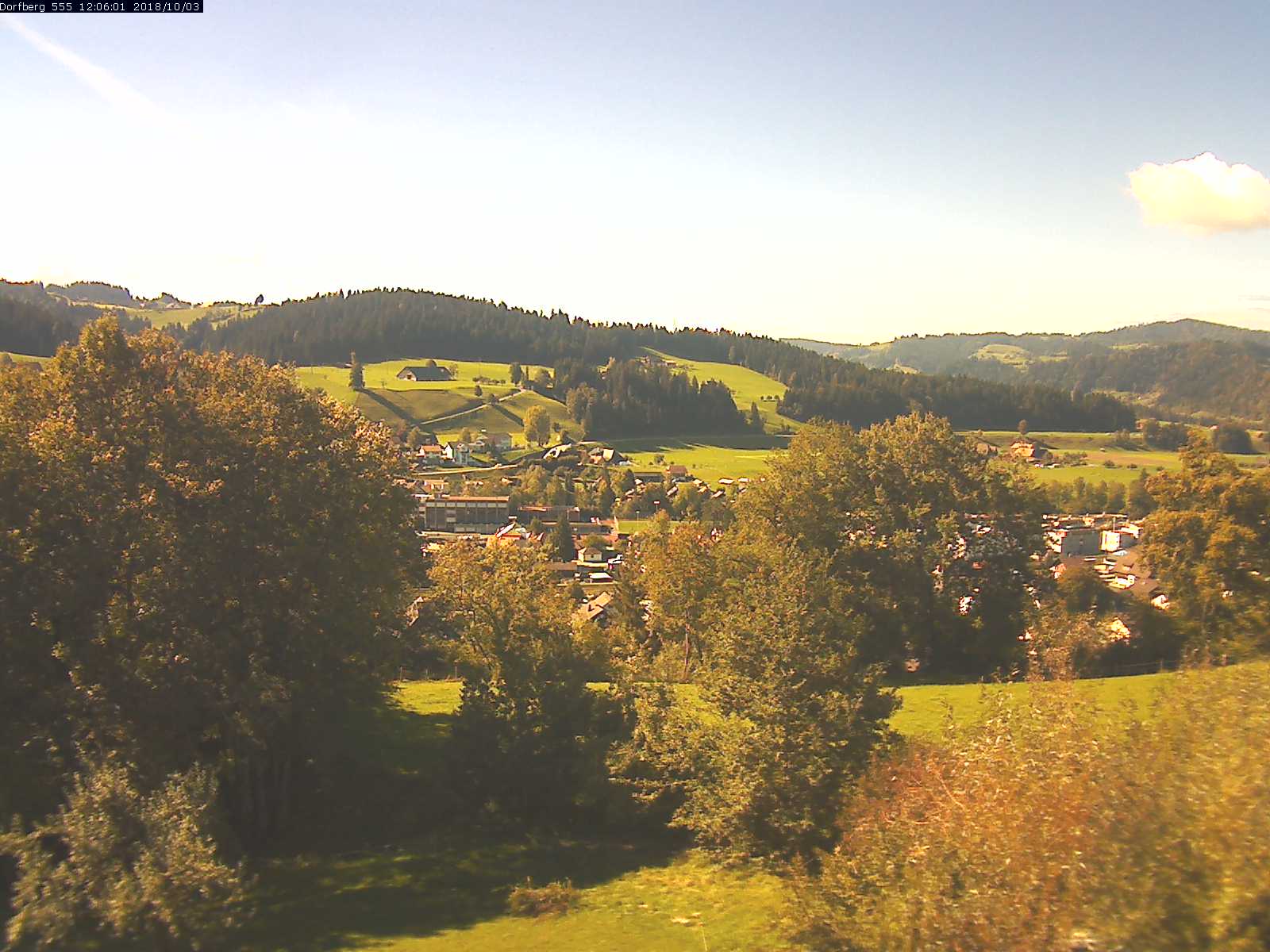 Webcam-Bild: Aussicht vom Dorfberg in Langnau 20181003-120601