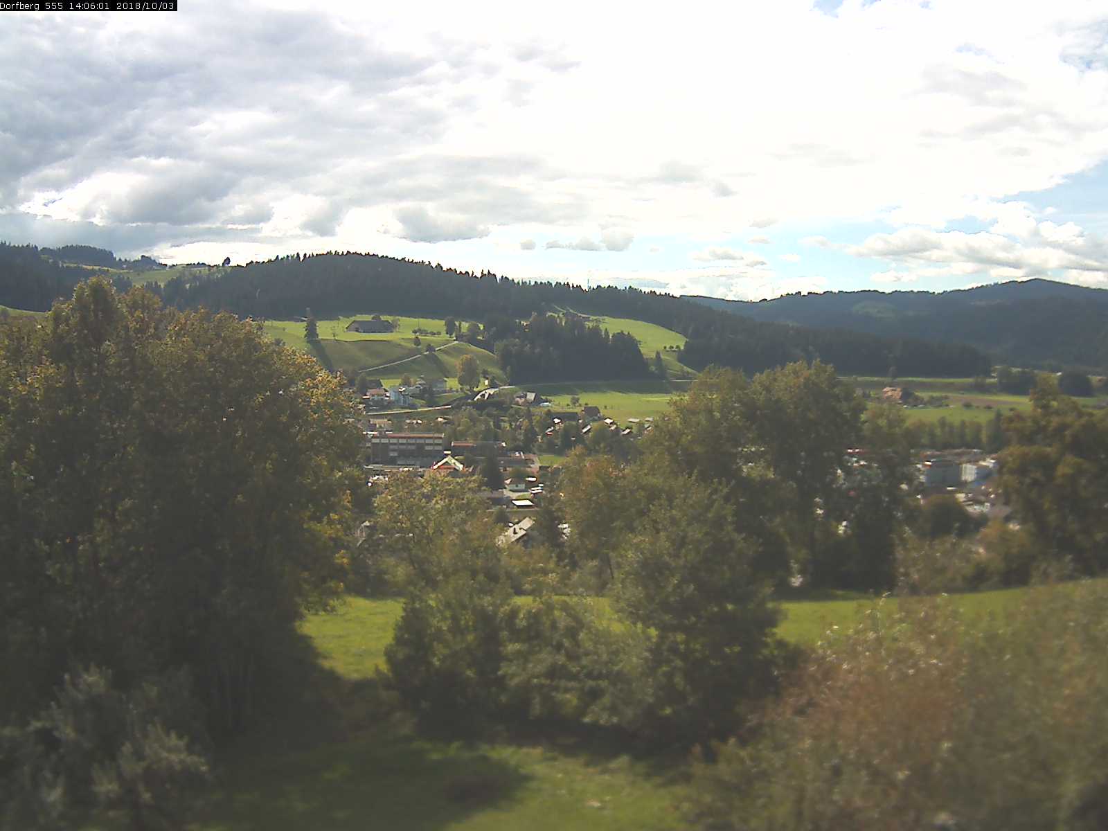 Webcam-Bild: Aussicht vom Dorfberg in Langnau 20181003-140601