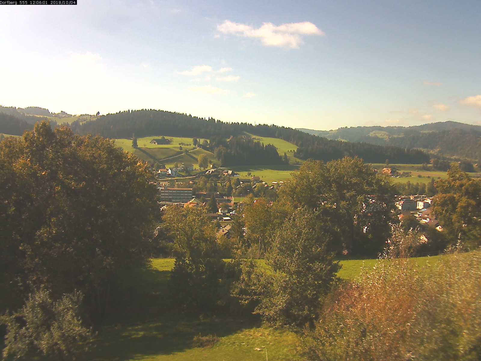 Webcam-Bild: Aussicht vom Dorfberg in Langnau 20181004-120601