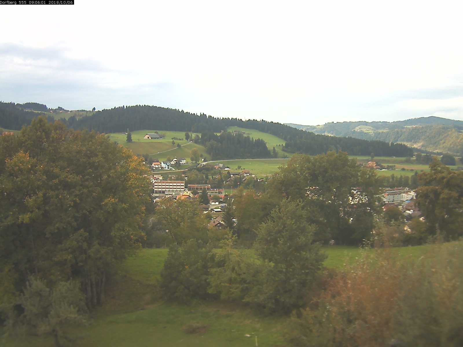 Webcam-Bild: Aussicht vom Dorfberg in Langnau 20181006-090601