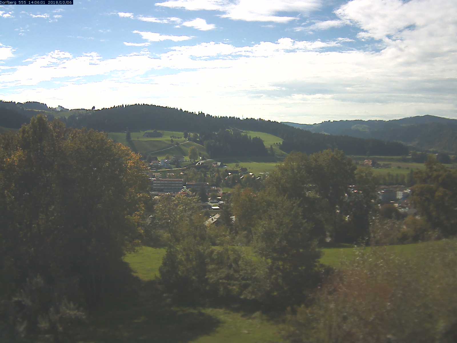 Webcam-Bild: Aussicht vom Dorfberg in Langnau 20181006-140601