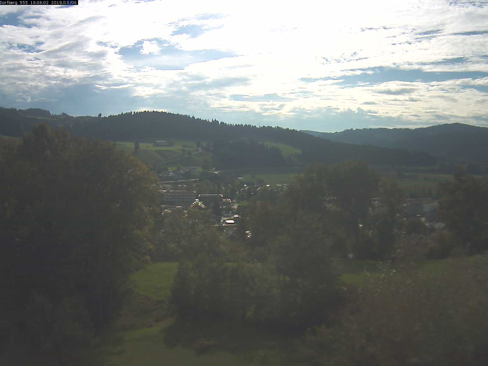 Webcam-Bild: Aussicht vom Dorfberg in Langnau 20181006-160601