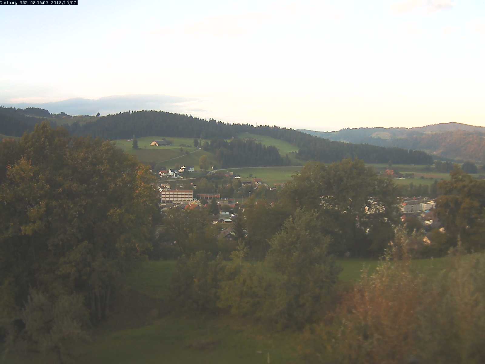 Webcam-Bild: Aussicht vom Dorfberg in Langnau 20181007-080601