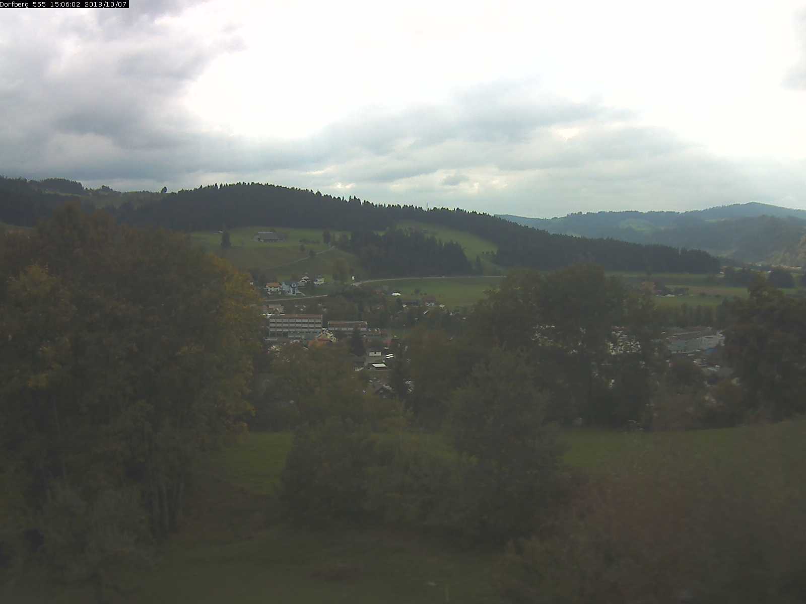 Webcam-Bild: Aussicht vom Dorfberg in Langnau 20181007-150601