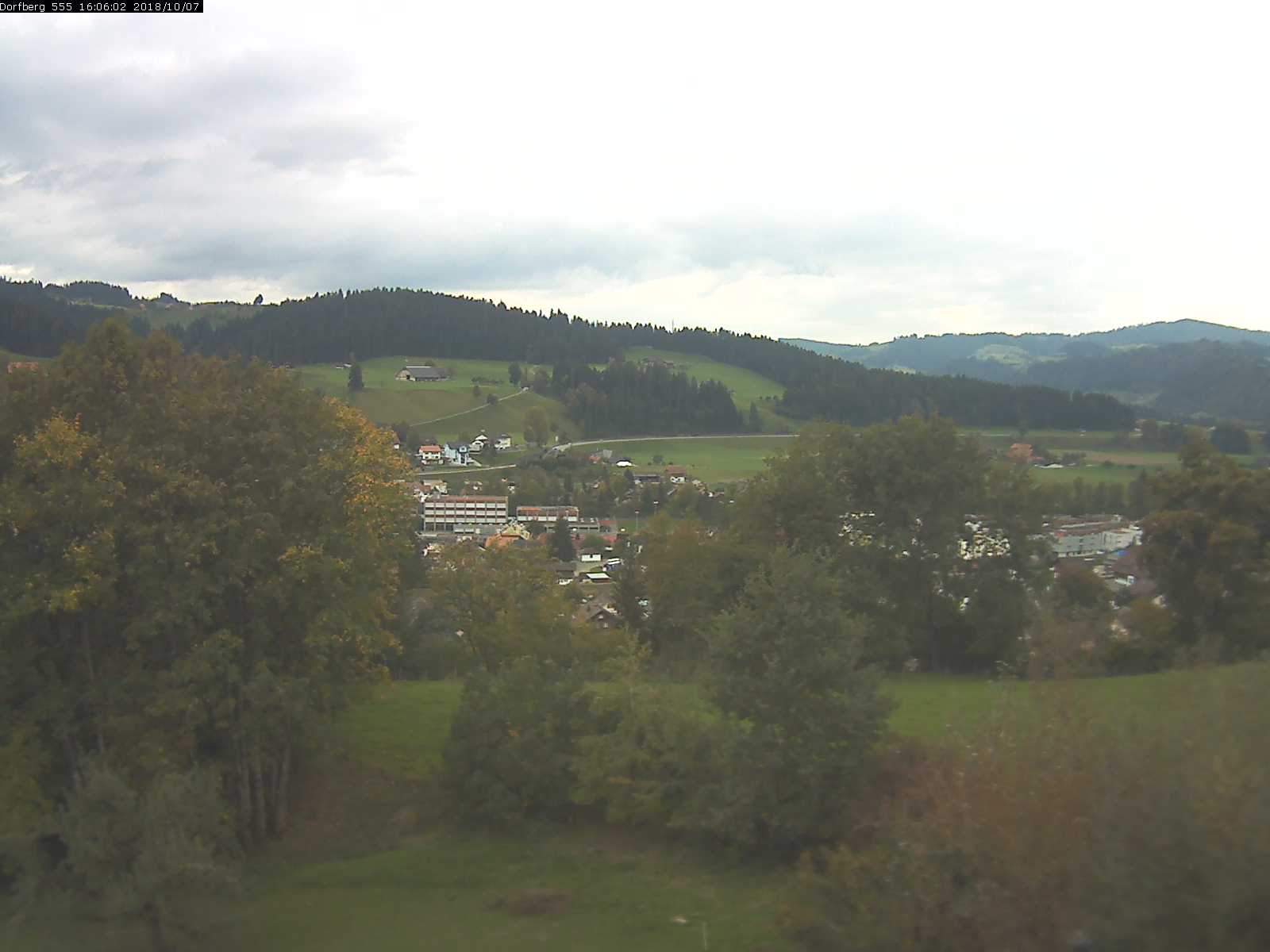 Webcam-Bild: Aussicht vom Dorfberg in Langnau 20181007-160601