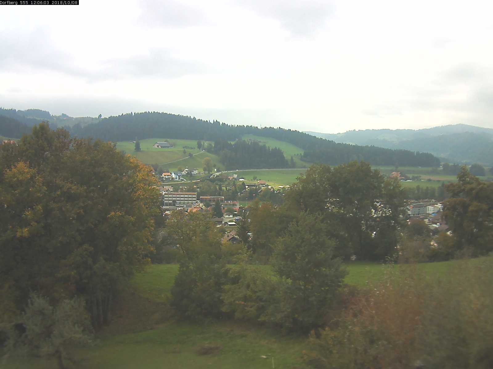 Webcam-Bild: Aussicht vom Dorfberg in Langnau 20181008-120602