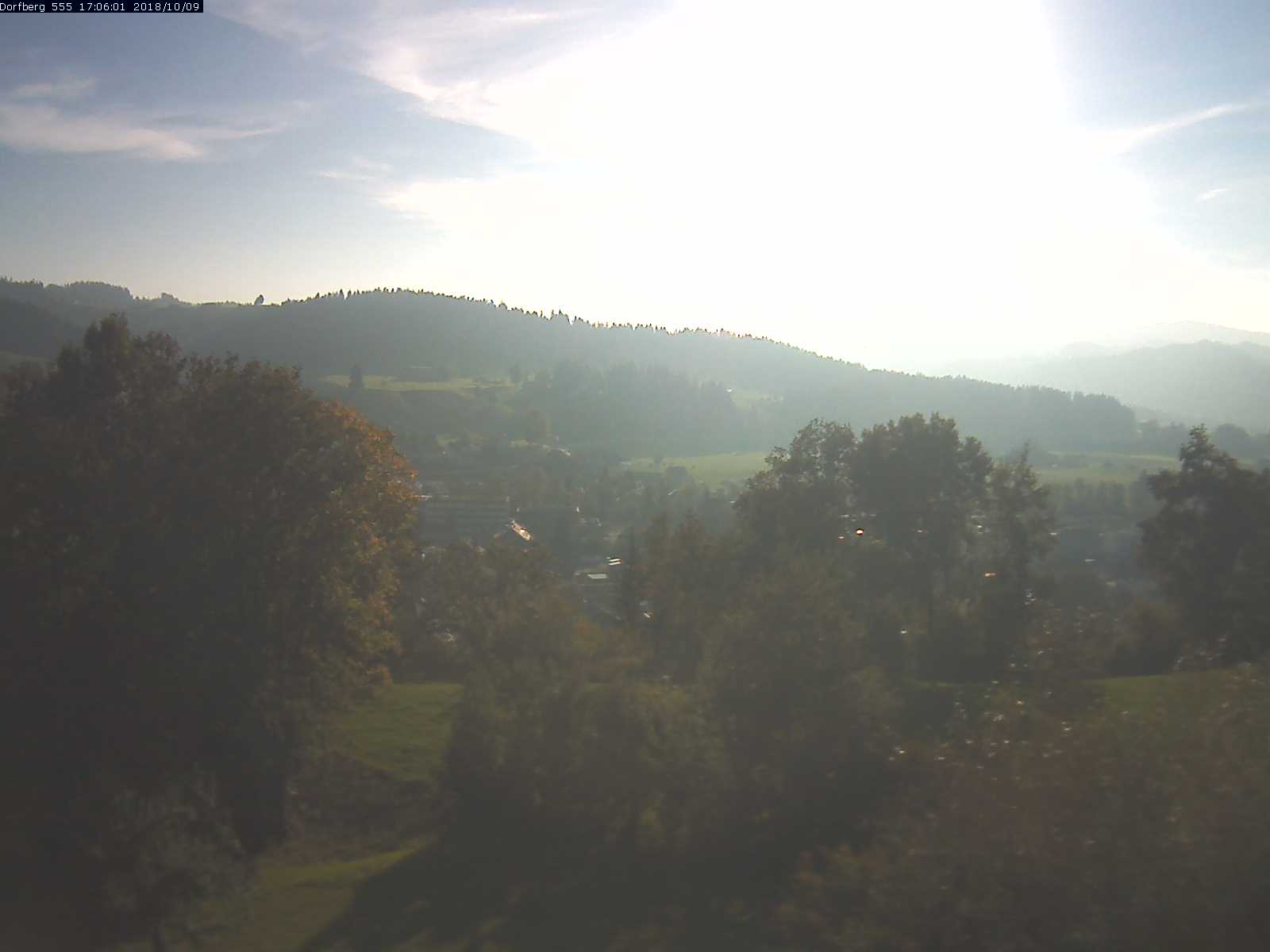 Webcam-Bild: Aussicht vom Dorfberg in Langnau 20181009-170601