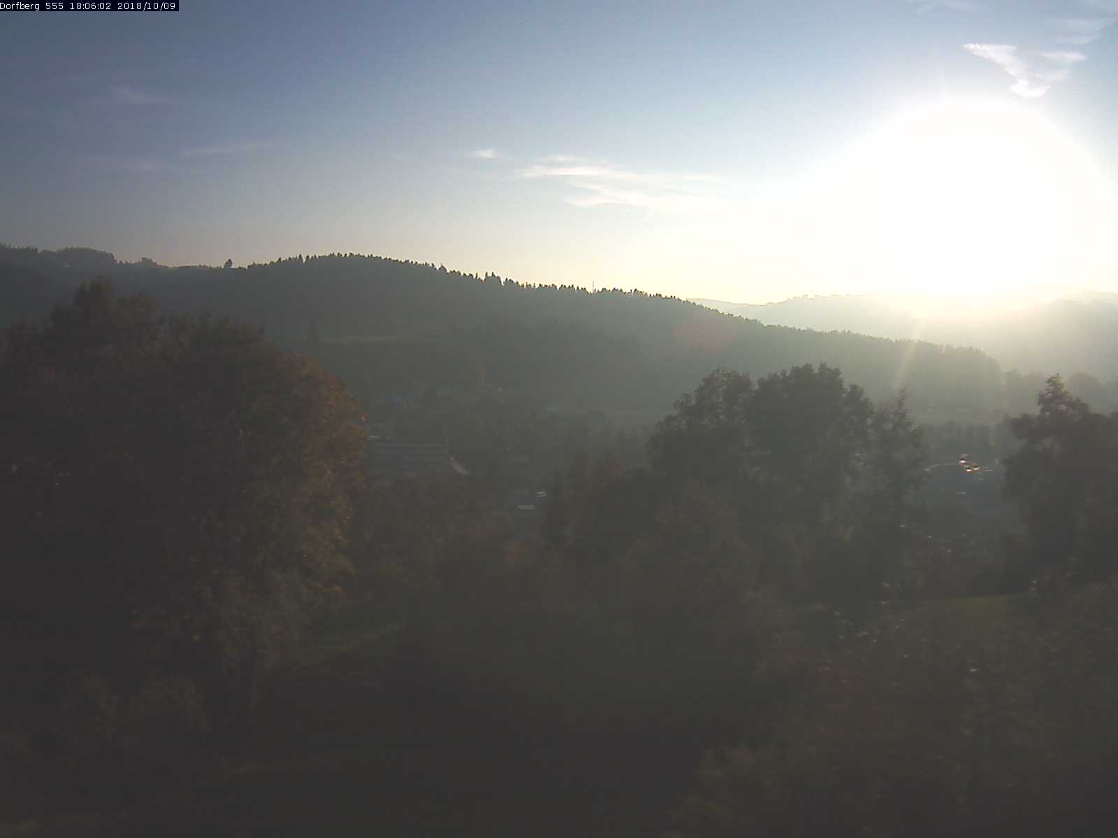 Webcam-Bild: Aussicht vom Dorfberg in Langnau 20181009-180601