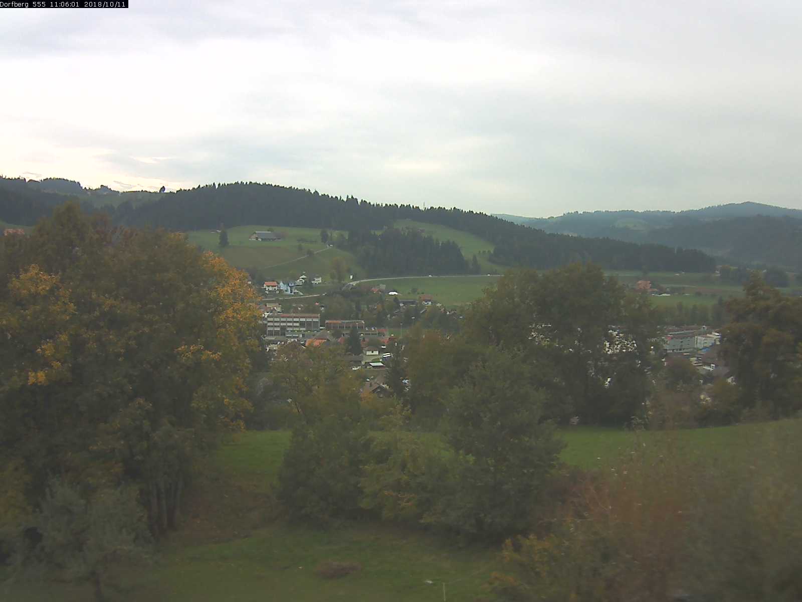 Webcam-Bild: Aussicht vom Dorfberg in Langnau 20181011-110601