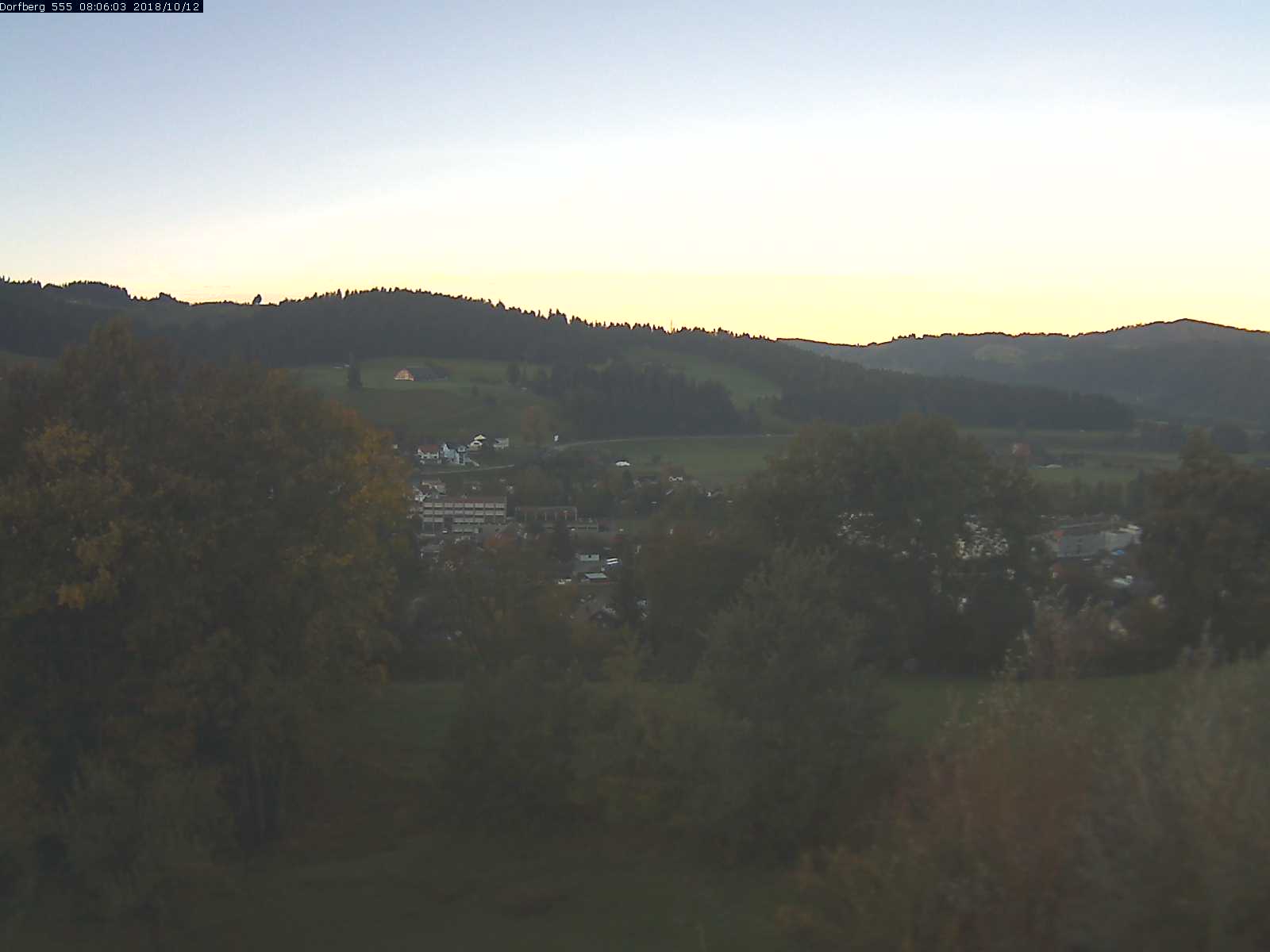 Webcam-Bild: Aussicht vom Dorfberg in Langnau 20181012-080601