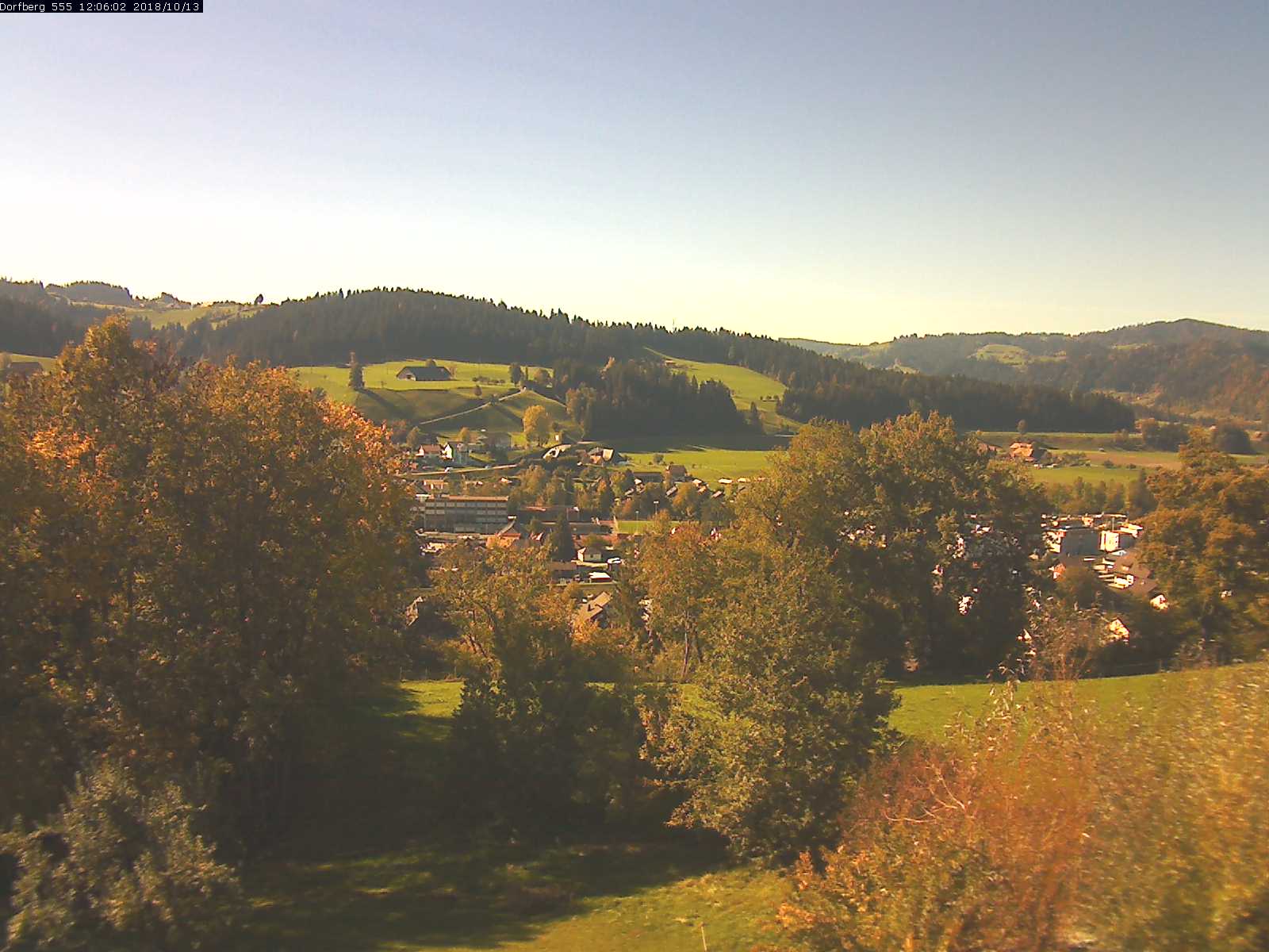 Webcam-Bild: Aussicht vom Dorfberg in Langnau 20181013-120601
