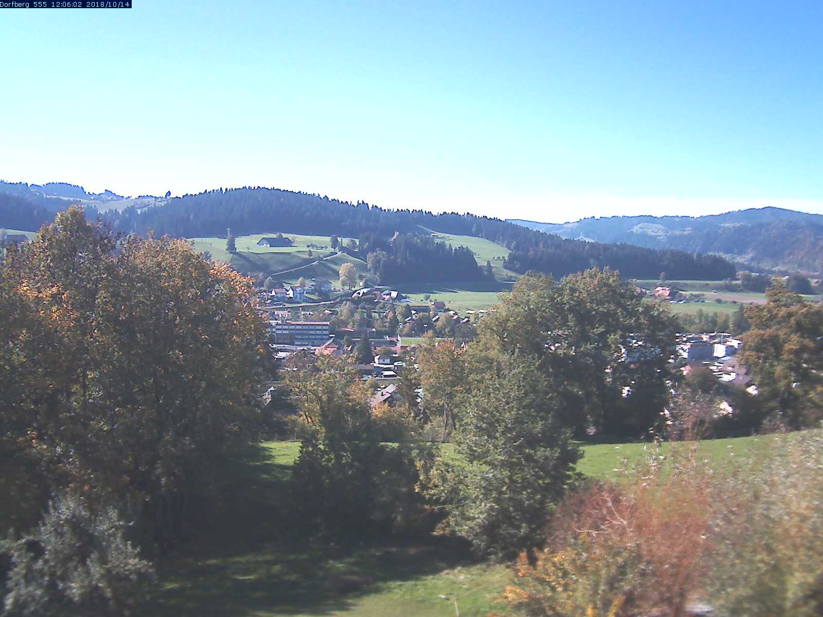 Webcam-Bild: Aussicht vom Dorfberg in Langnau 20181014-120601