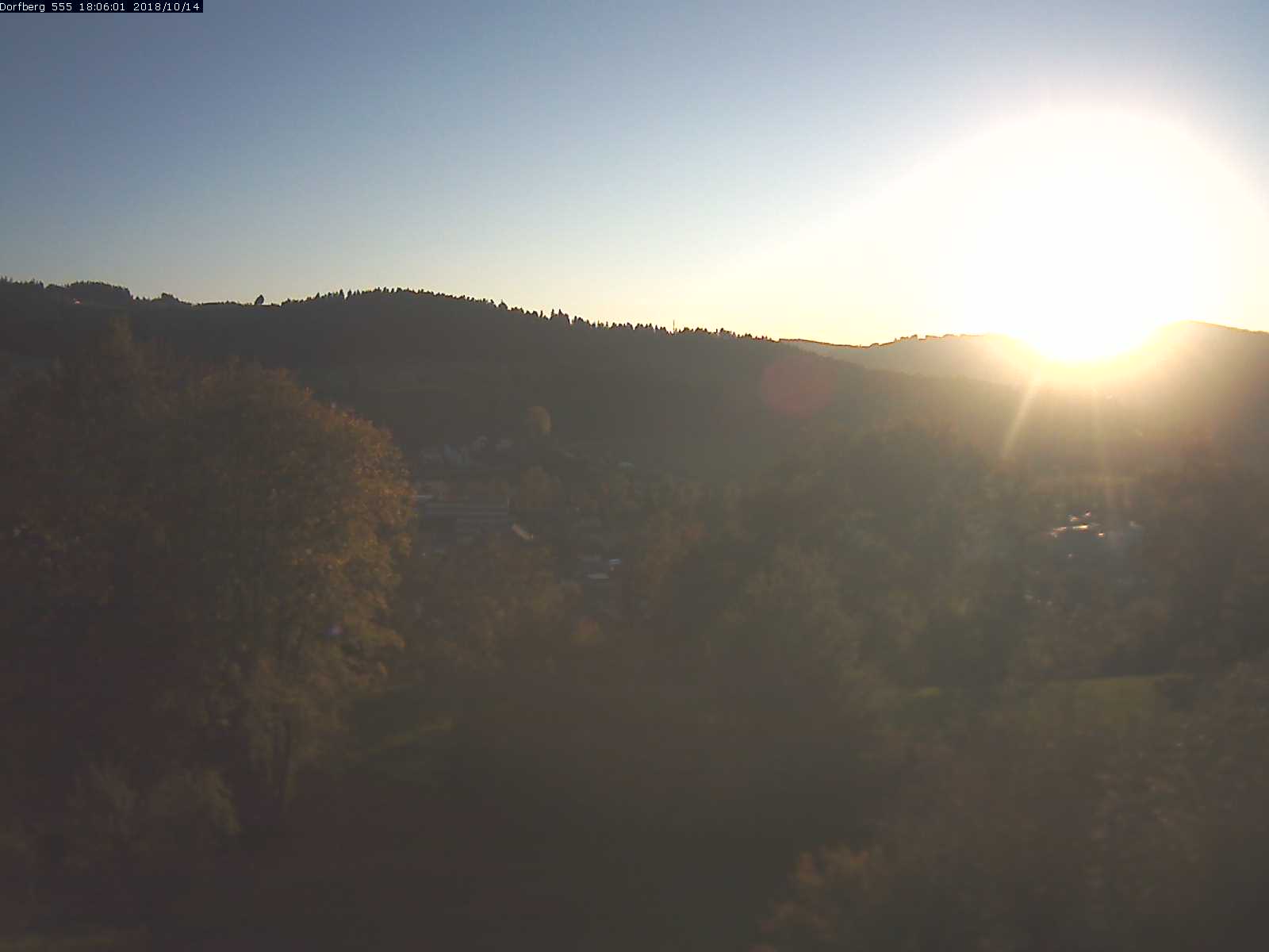 Webcam-Bild: Aussicht vom Dorfberg in Langnau 20181014-180601