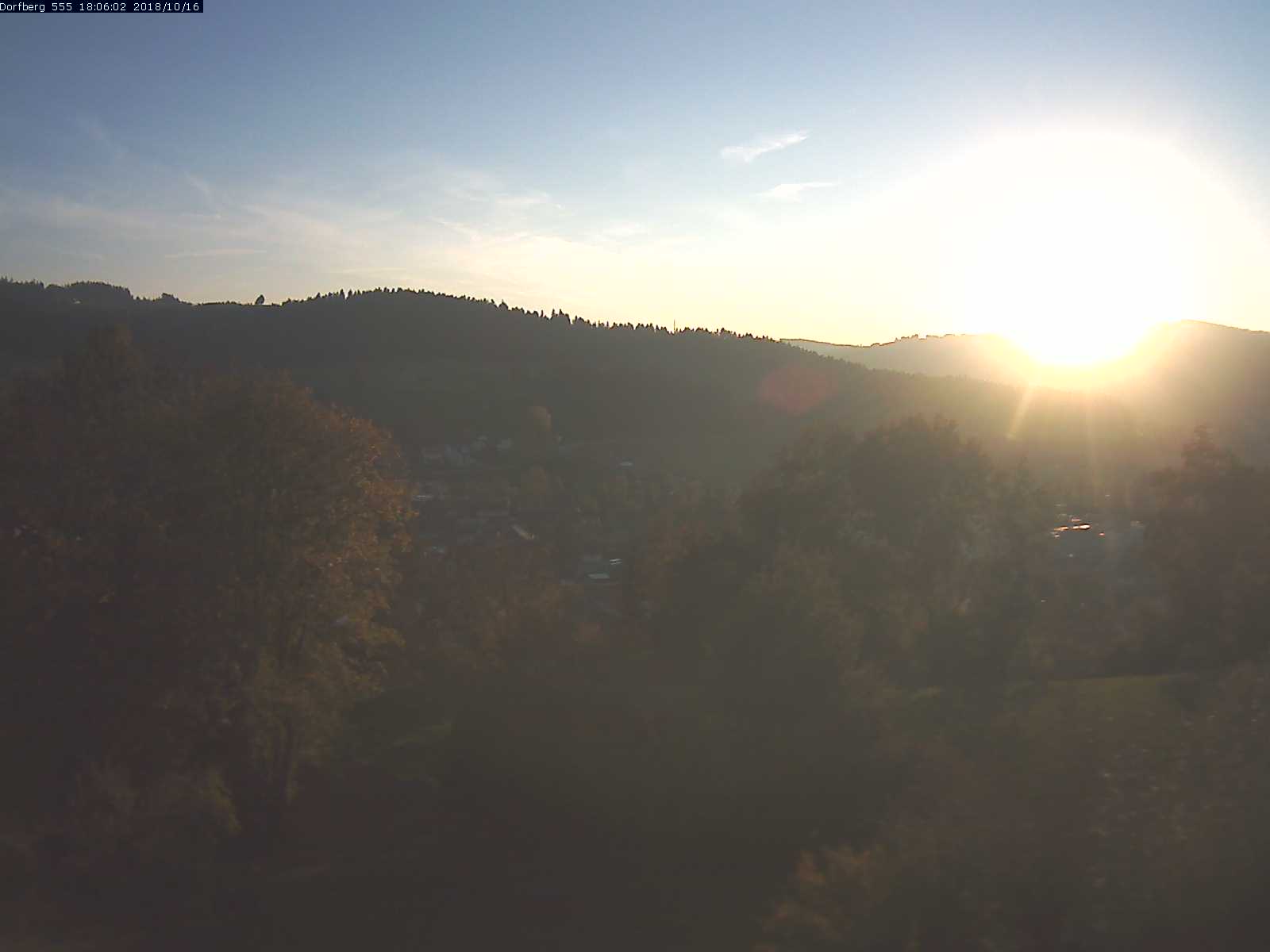 Webcam-Bild: Aussicht vom Dorfberg in Langnau 20181016-180601