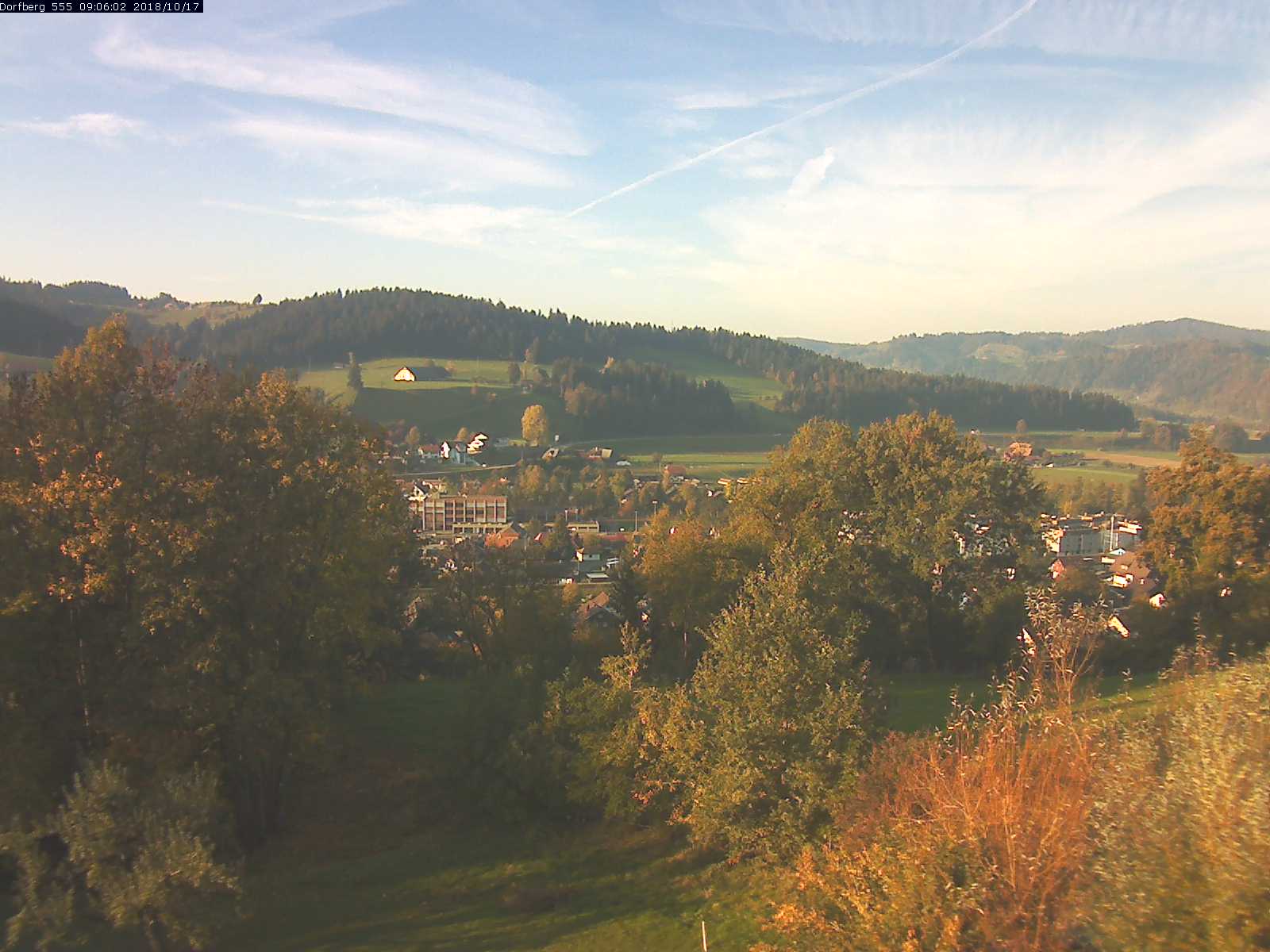 Webcam-Bild: Aussicht vom Dorfberg in Langnau 20181017-090601