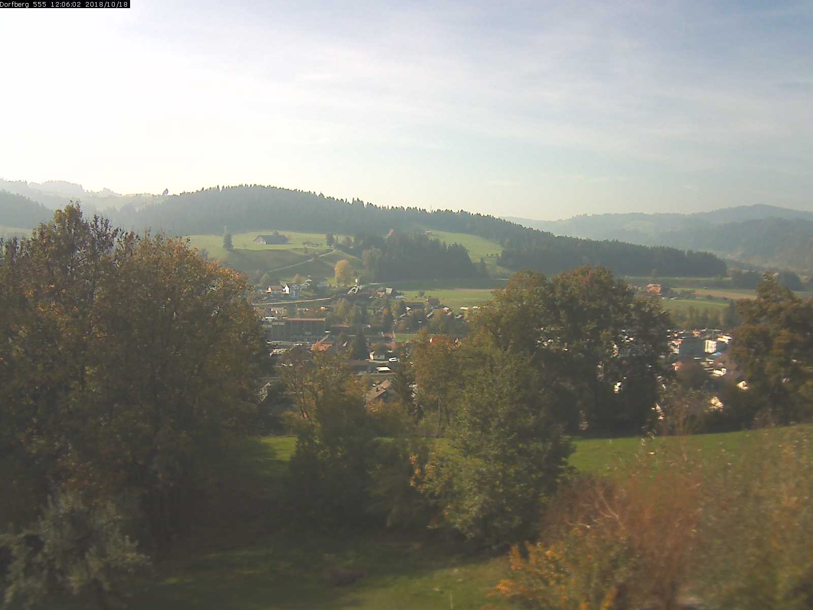 Webcam-Bild: Aussicht vom Dorfberg in Langnau 20181018-120601