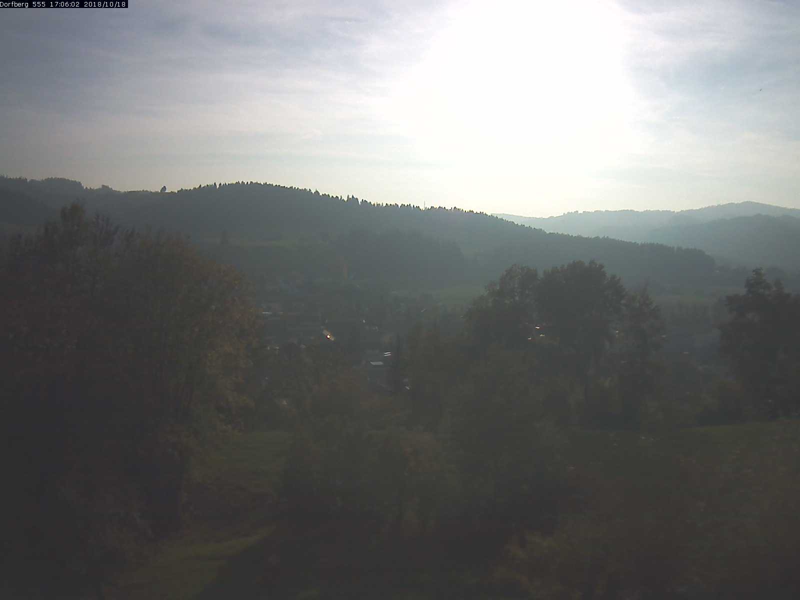 Webcam-Bild: Aussicht vom Dorfberg in Langnau 20181018-170601