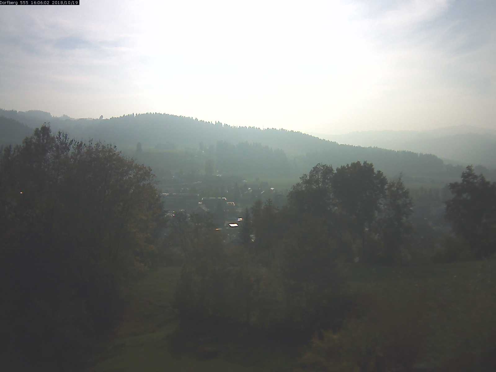 Webcam-Bild: Aussicht vom Dorfberg in Langnau 20181019-160601