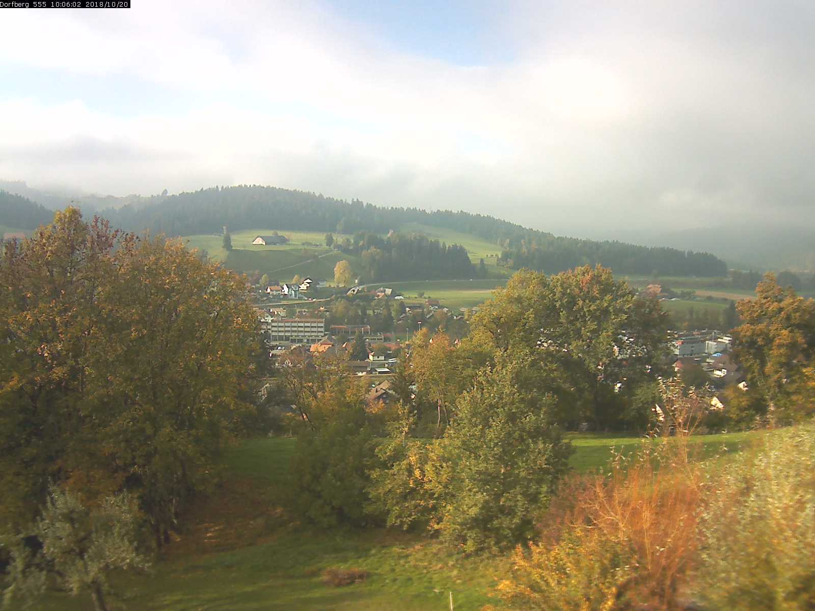 Webcam-Bild: Aussicht vom Dorfberg in Langnau 20181020-100601