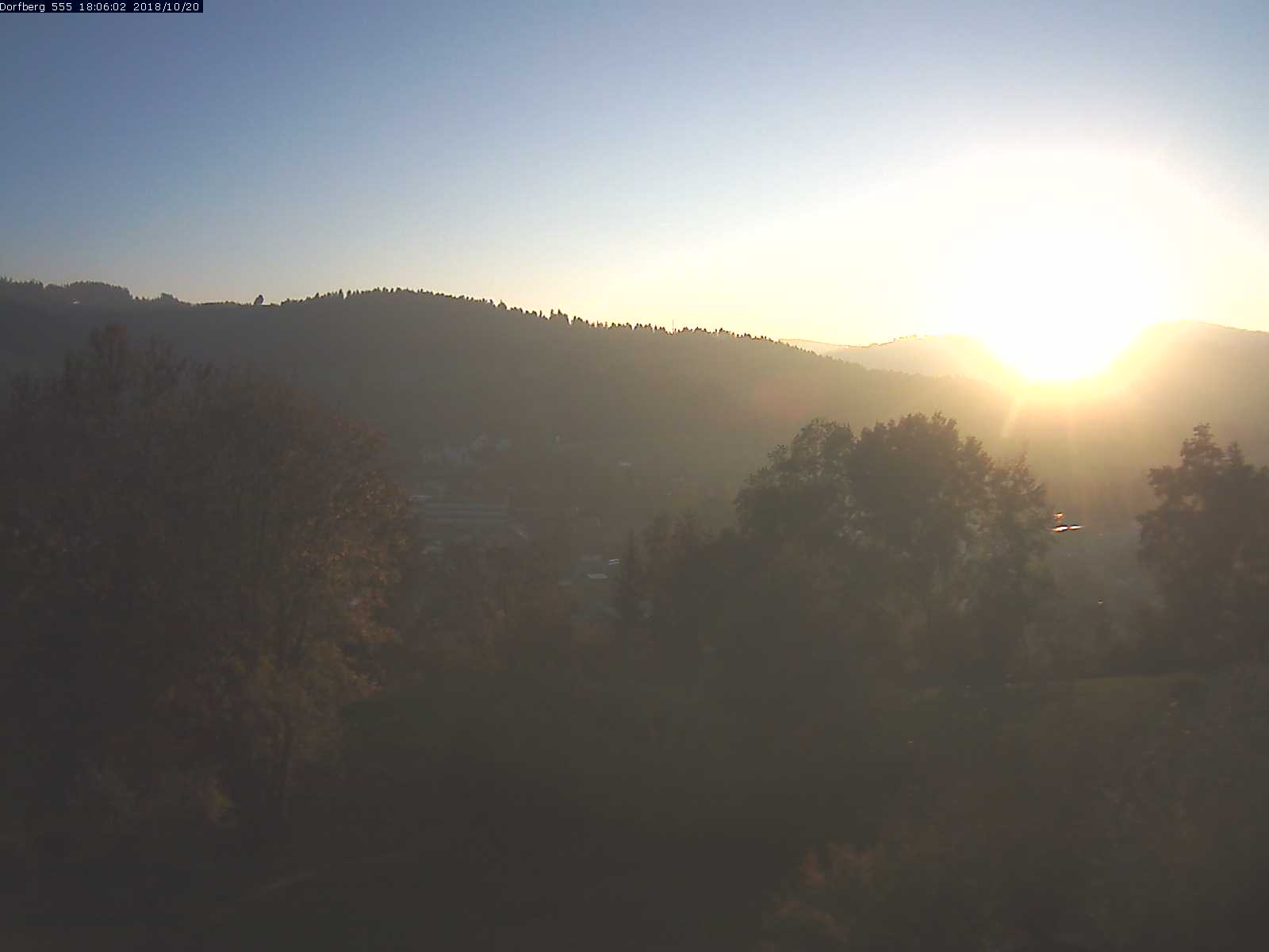 Webcam-Bild: Aussicht vom Dorfberg in Langnau 20181020-180601