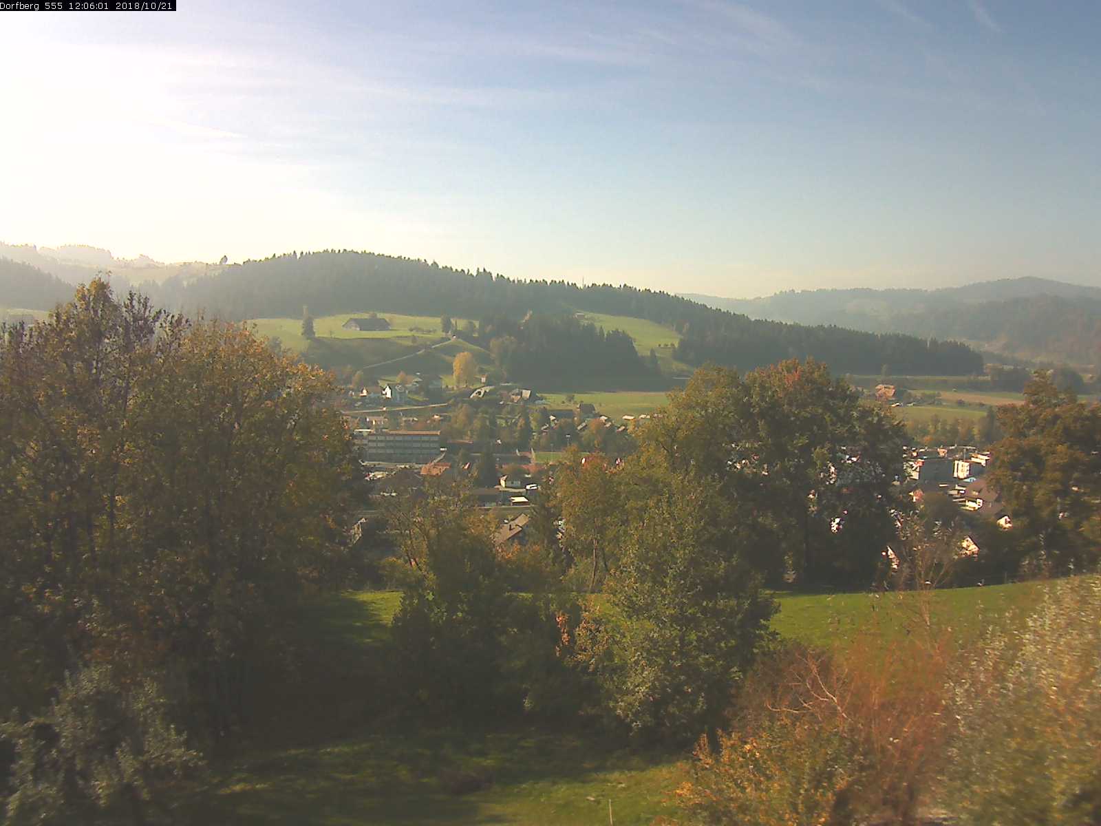 Webcam-Bild: Aussicht vom Dorfberg in Langnau 20181021-120601