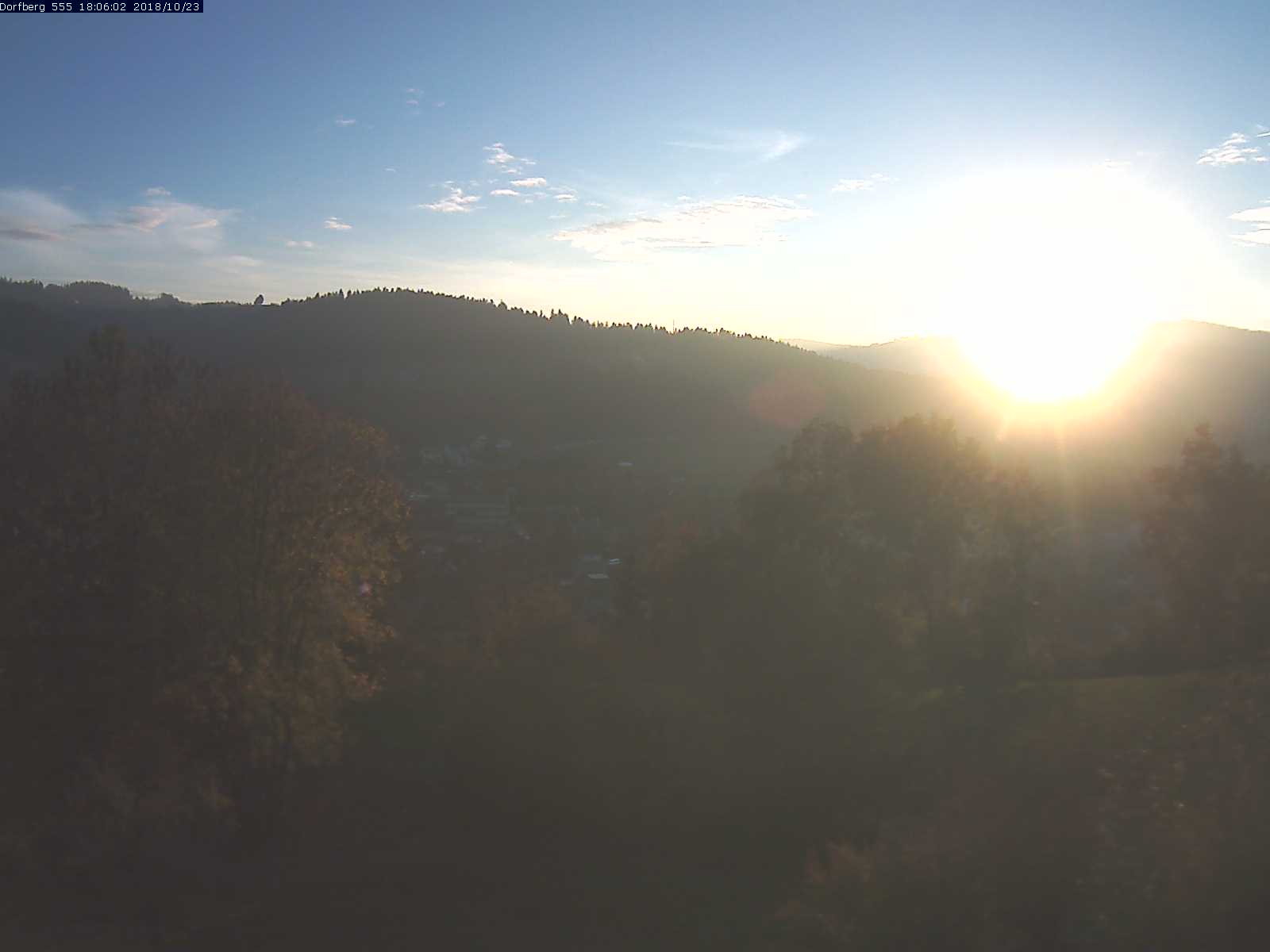 Webcam-Bild: Aussicht vom Dorfberg in Langnau 20181023-180601
