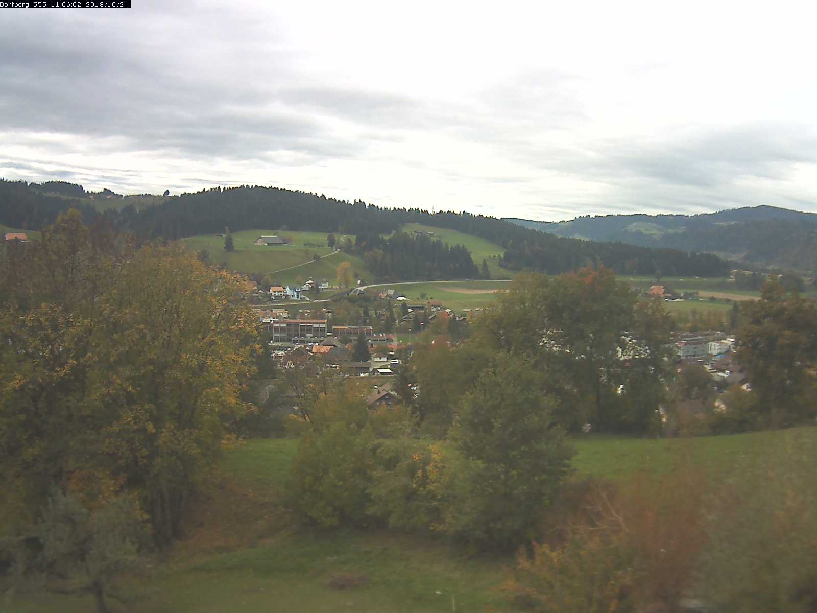 Webcam-Bild: Aussicht vom Dorfberg in Langnau 20181024-110601