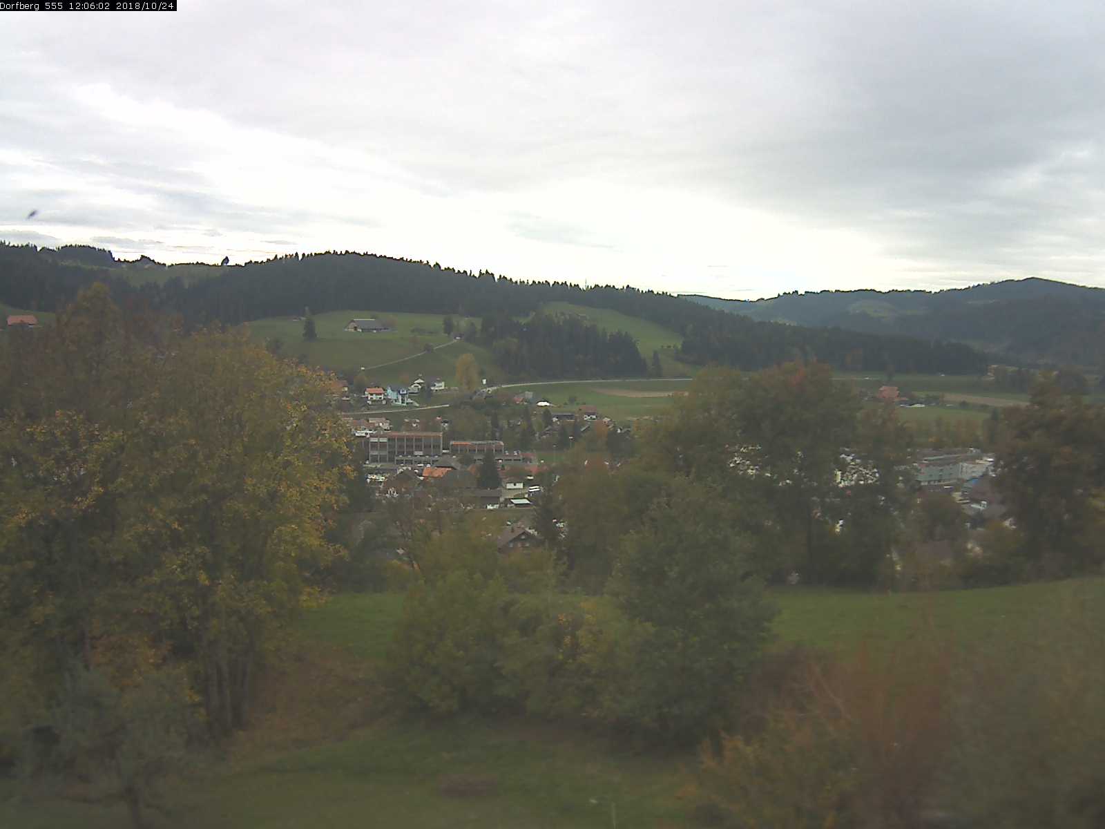 Webcam-Bild: Aussicht vom Dorfberg in Langnau 20181024-120601