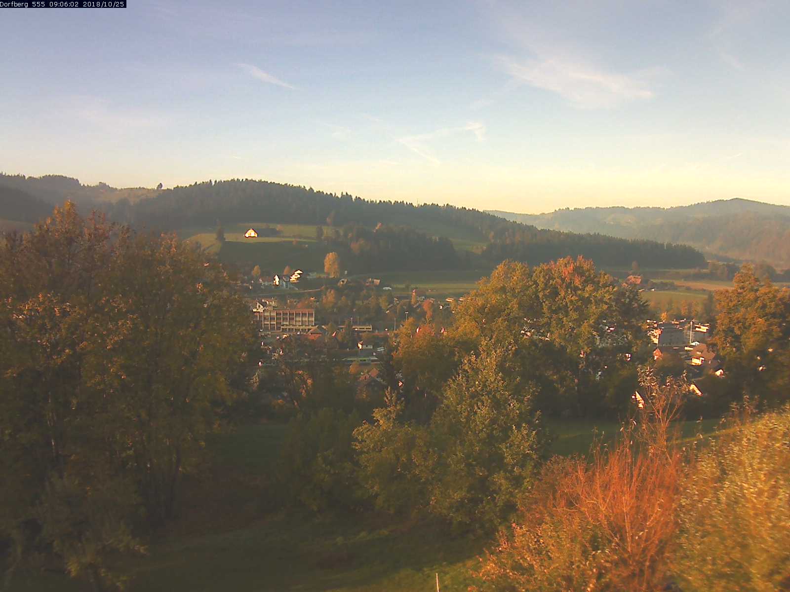 Webcam-Bild: Aussicht vom Dorfberg in Langnau 20181025-090601