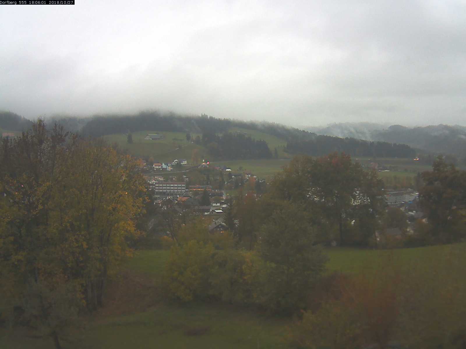 Webcam-Bild: Aussicht vom Dorfberg in Langnau 20181027-180601