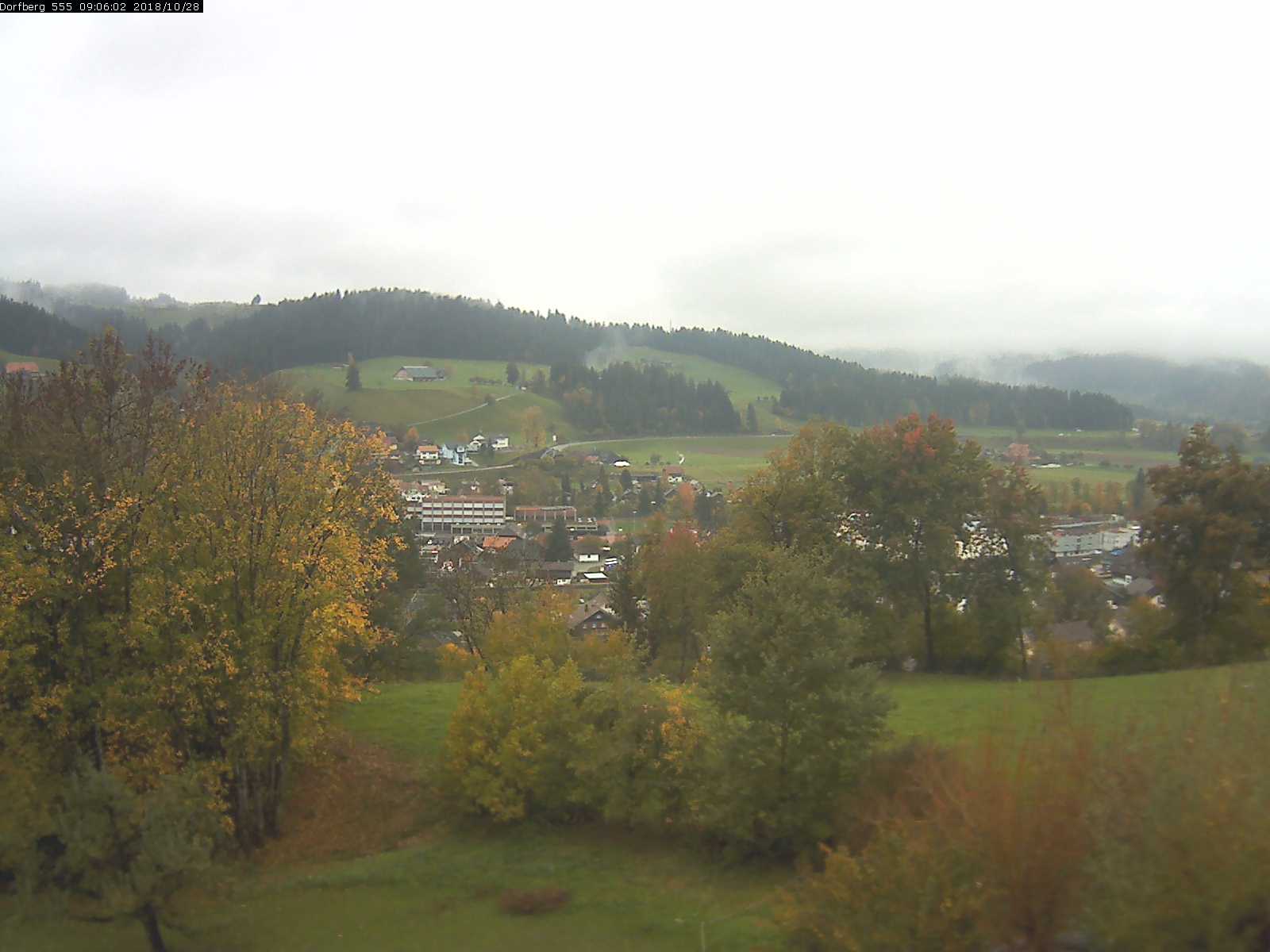 Webcam-Bild: Aussicht vom Dorfberg in Langnau 20181028-090601