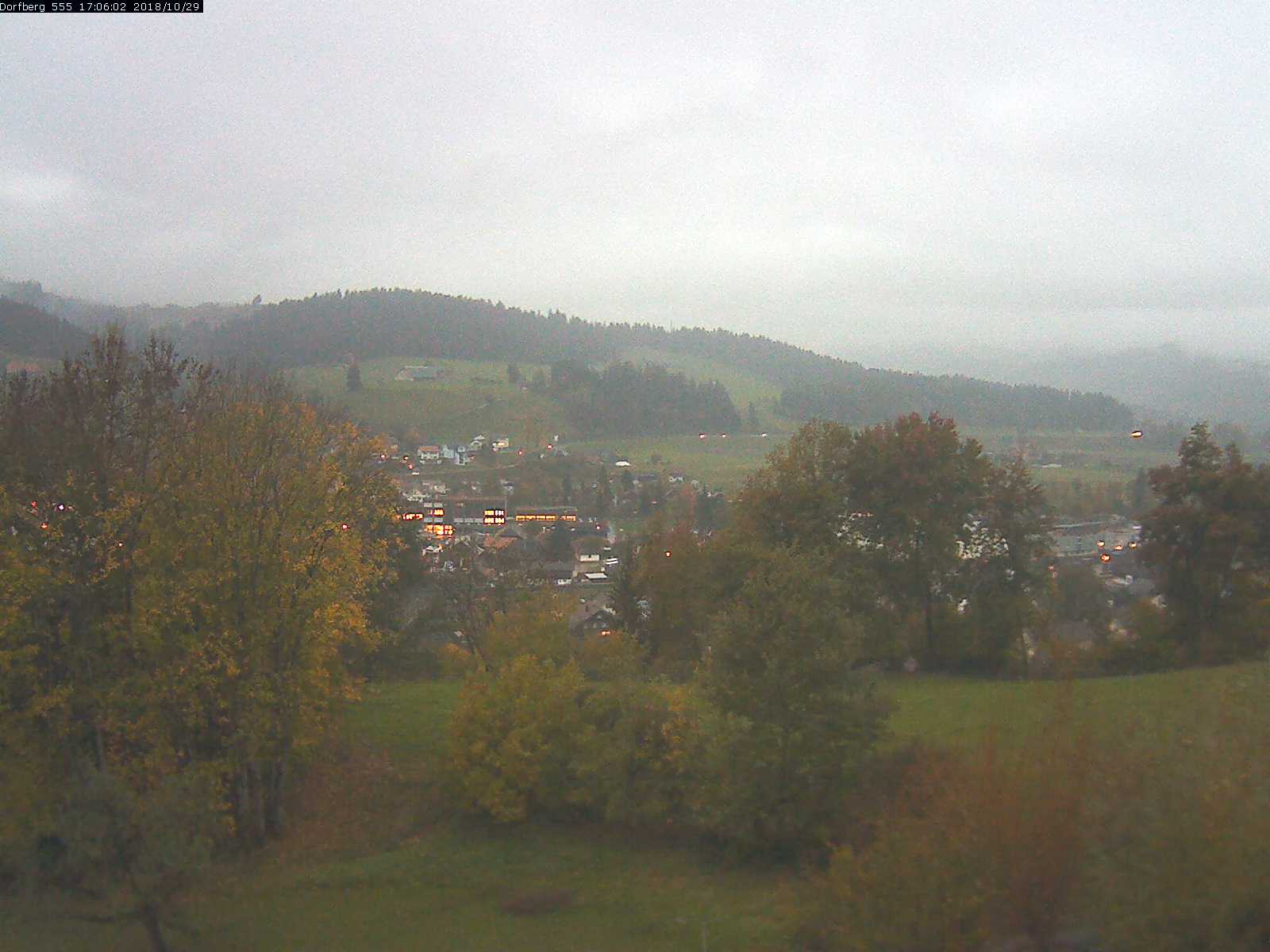 Webcam-Bild: Aussicht vom Dorfberg in Langnau 20181029-170601