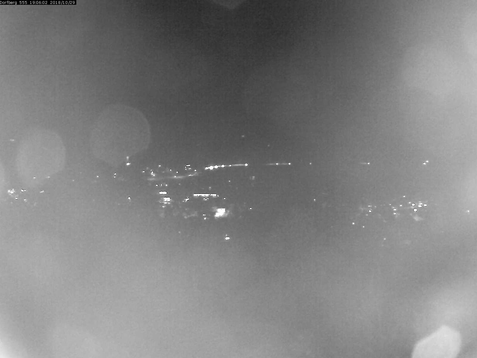 Webcam-Bild: Aussicht vom Dorfberg in Langnau 20181029-190601