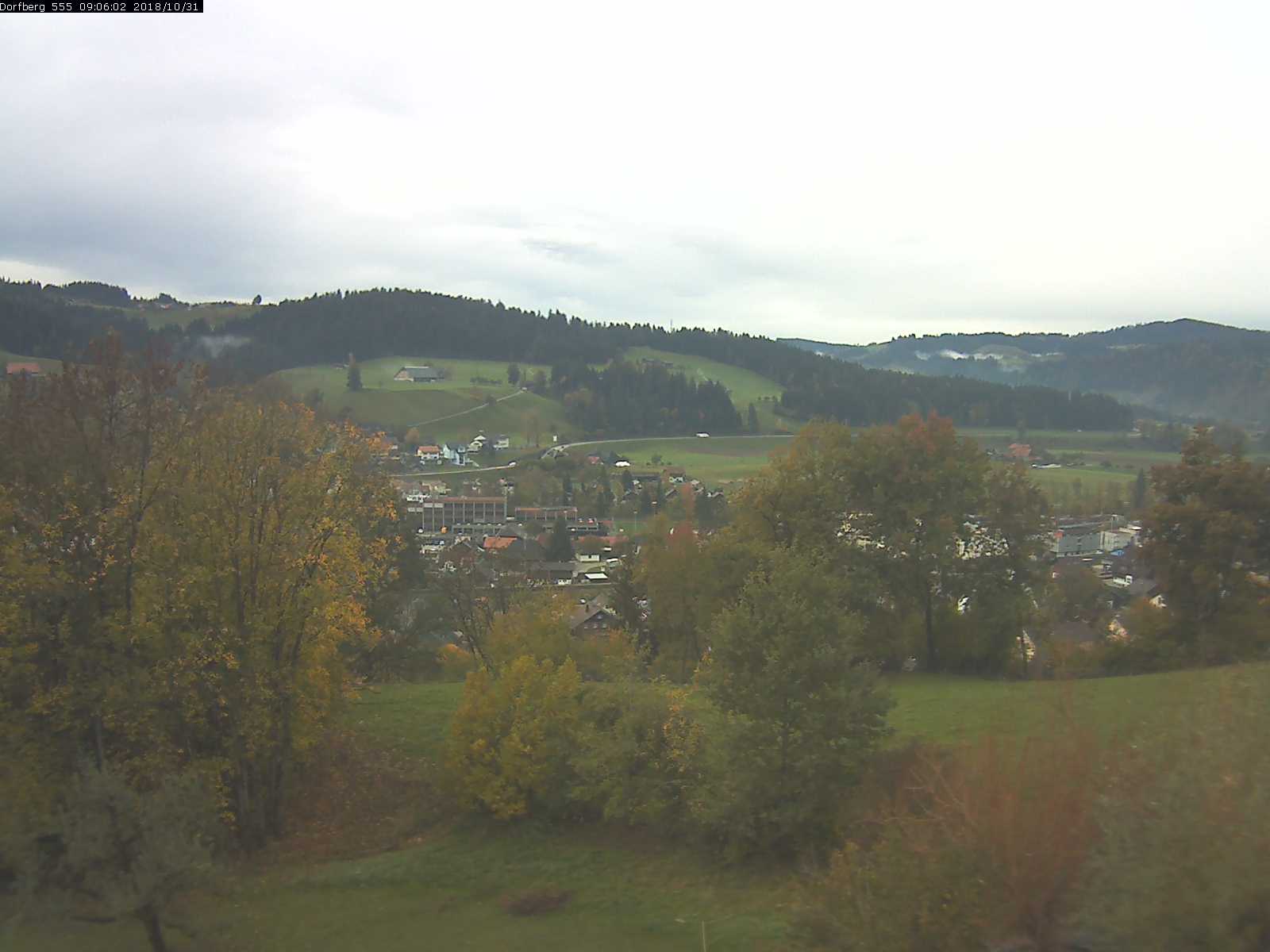 Webcam-Bild: Aussicht vom Dorfberg in Langnau 20181031-090601