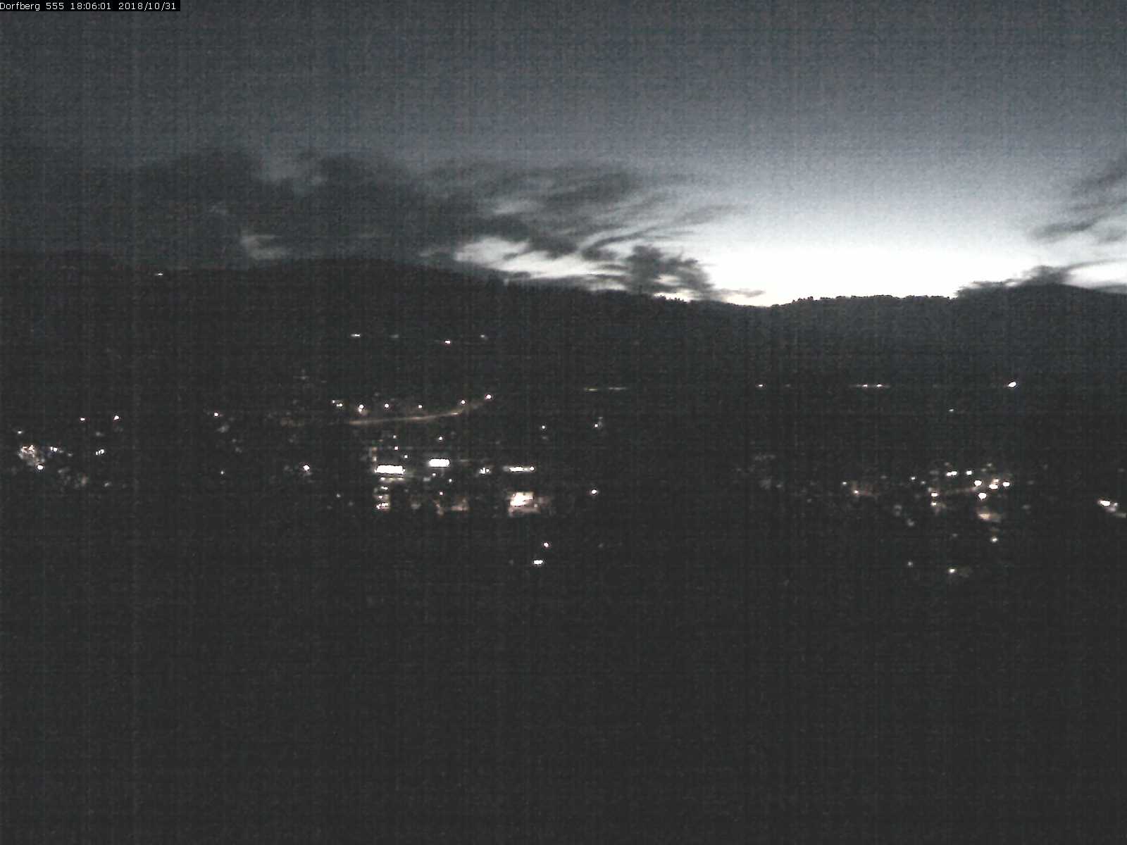 Webcam-Bild: Aussicht vom Dorfberg in Langnau 20181031-180601