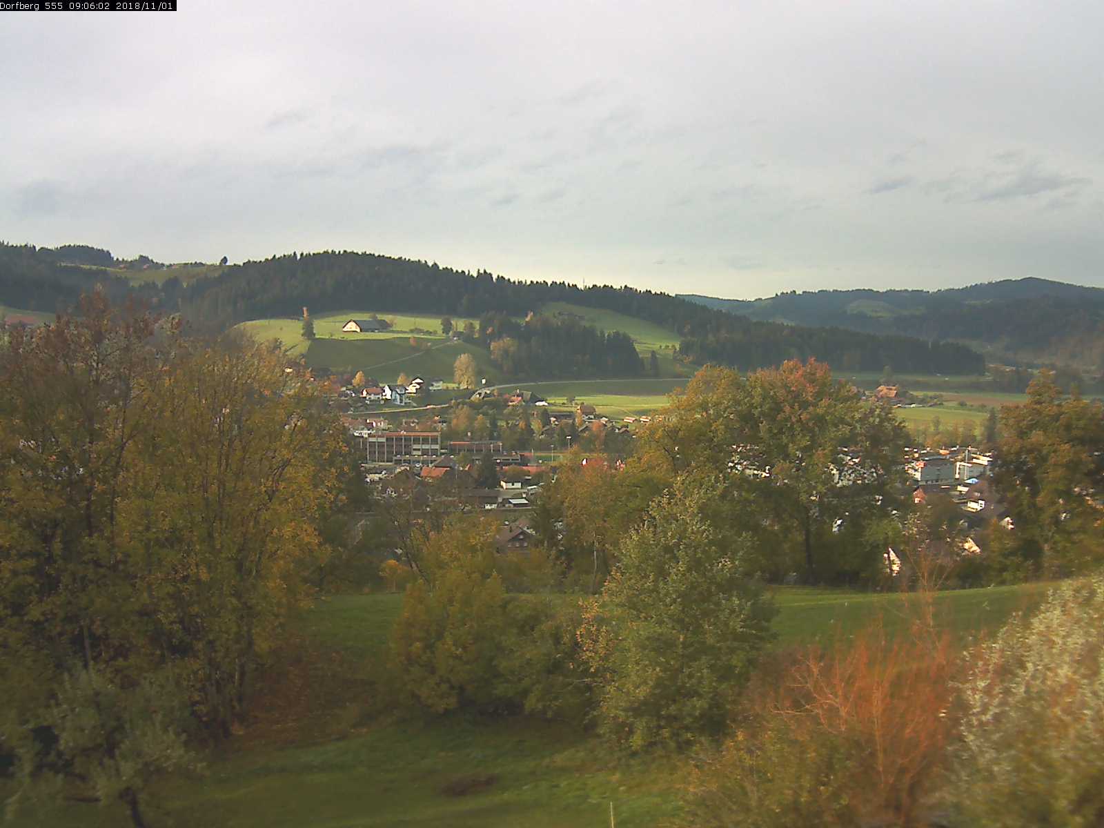 Webcam-Bild: Aussicht vom Dorfberg in Langnau 20181101-090601