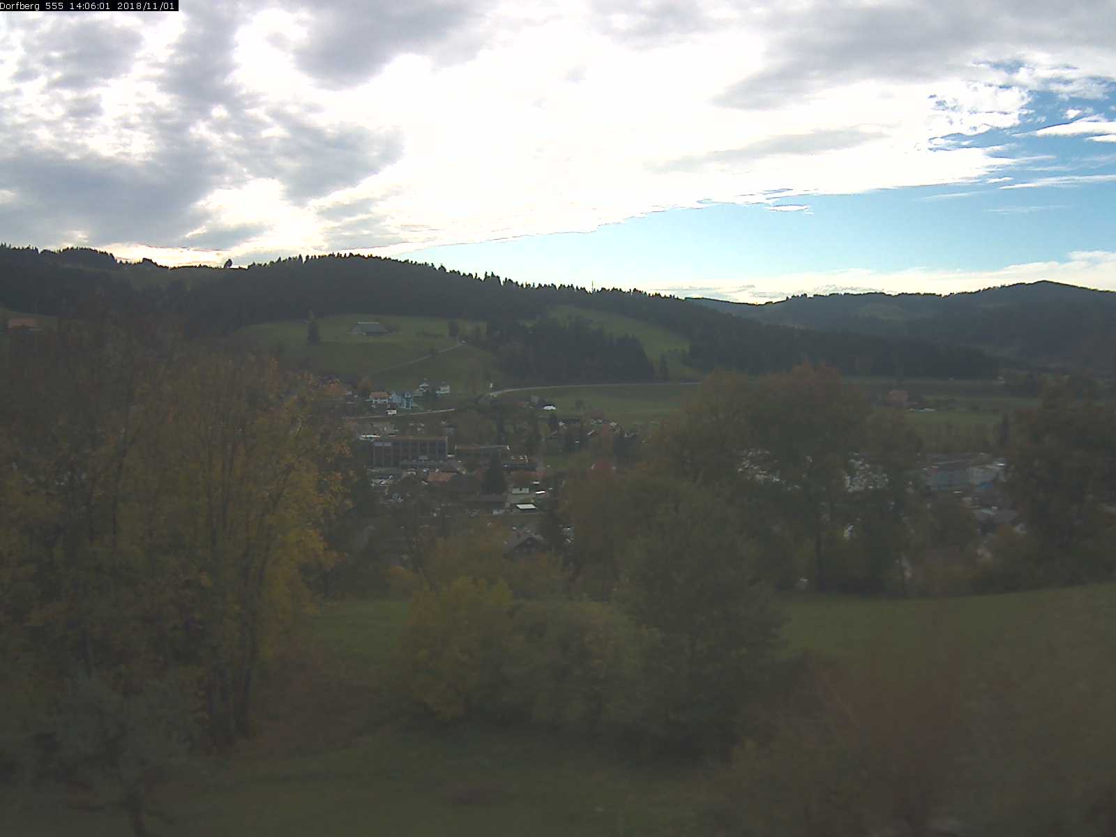 Webcam-Bild: Aussicht vom Dorfberg in Langnau 20181101-140601
