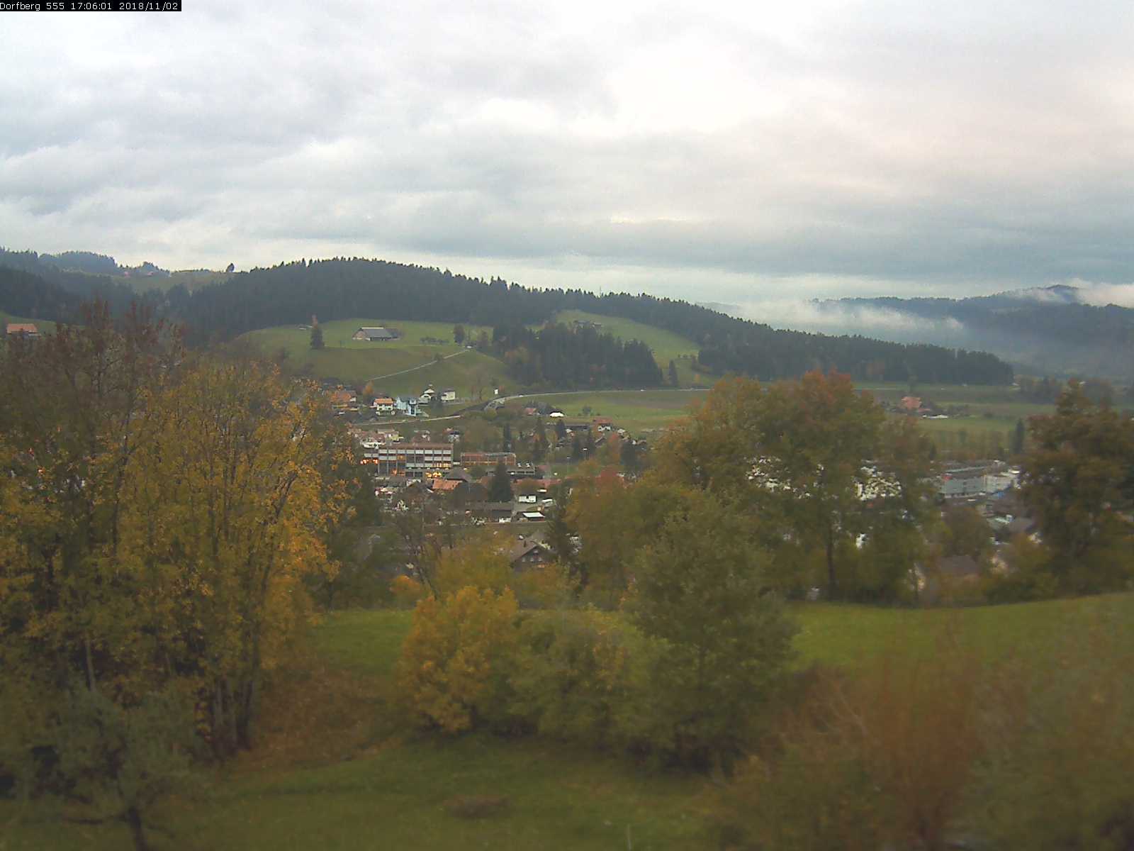 Webcam-Bild: Aussicht vom Dorfberg in Langnau 20181102-170601