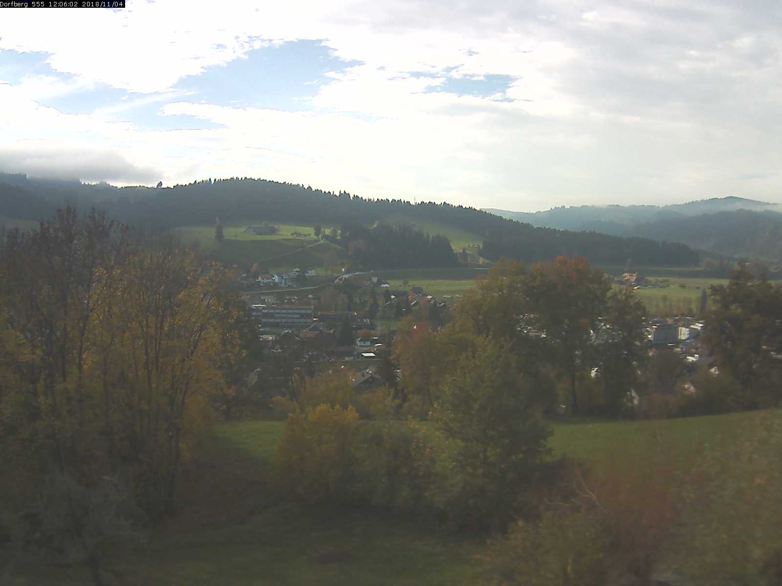 Webcam-Bild: Aussicht vom Dorfberg in Langnau 20181104-120601