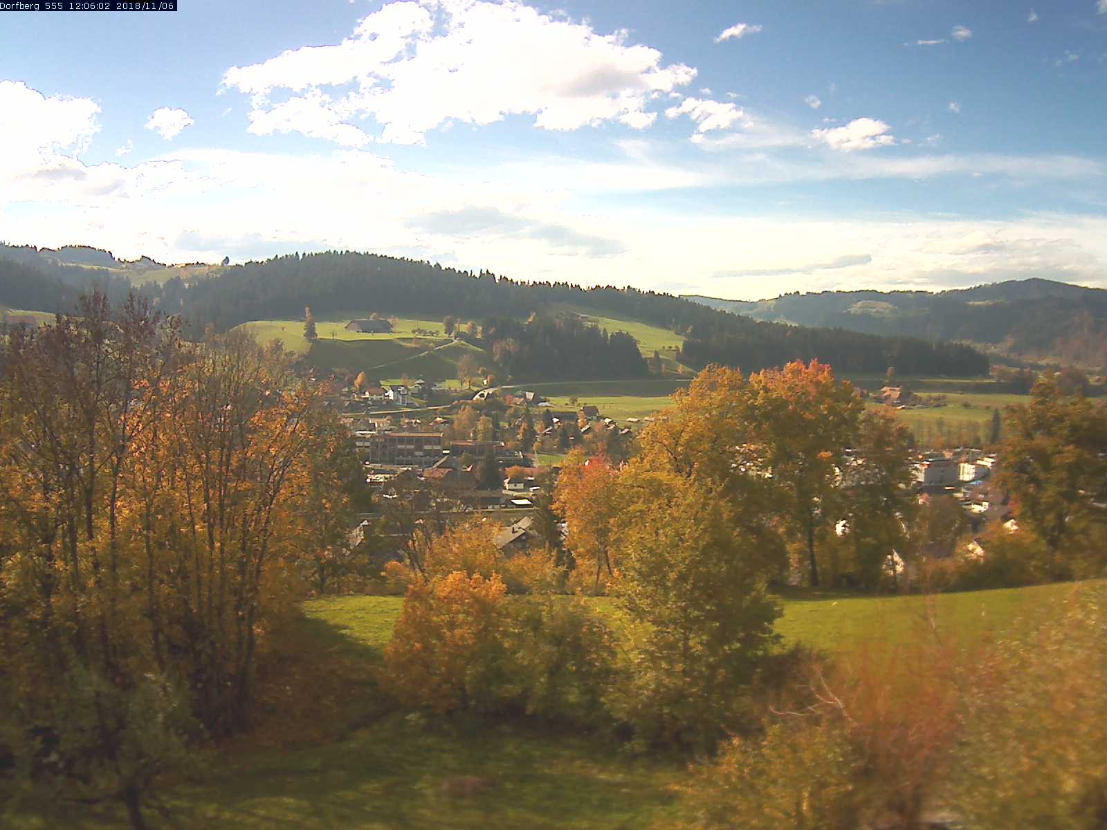 Webcam-Bild: Aussicht vom Dorfberg in Langnau 20181106-120601