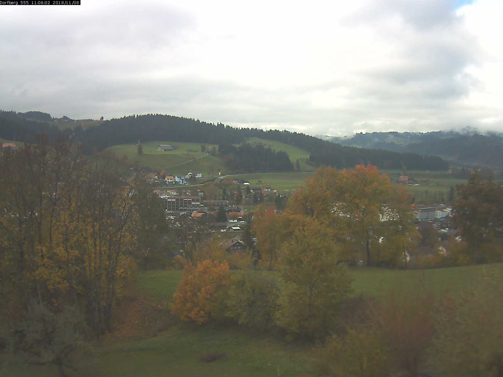 Webcam-Bild: Aussicht vom Dorfberg in Langnau 20181108-110601