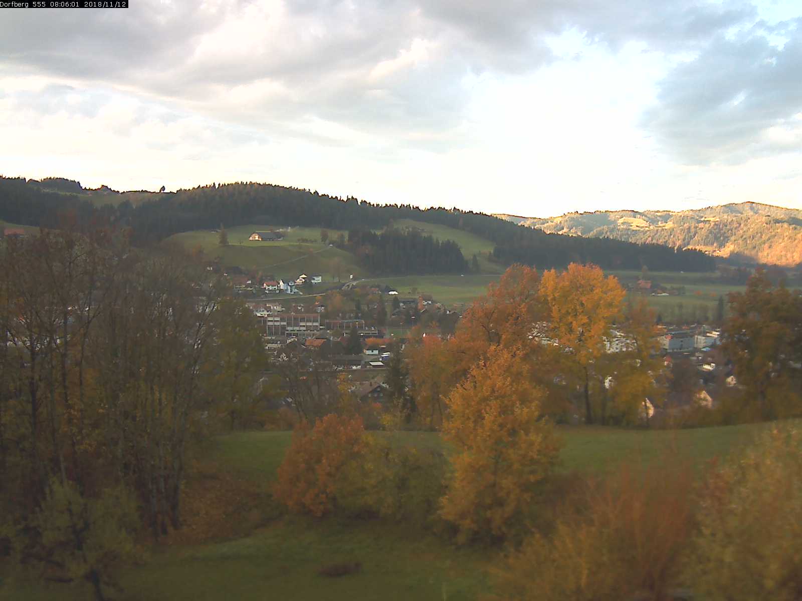 Webcam-Bild: Aussicht vom Dorfberg in Langnau 20181112-080601